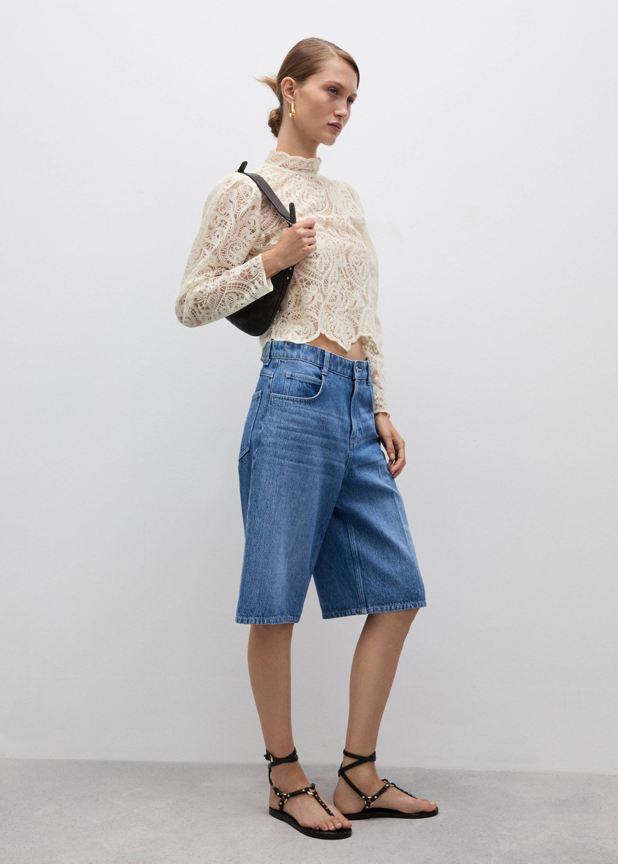 High-neck cotton lace blouse - General plane