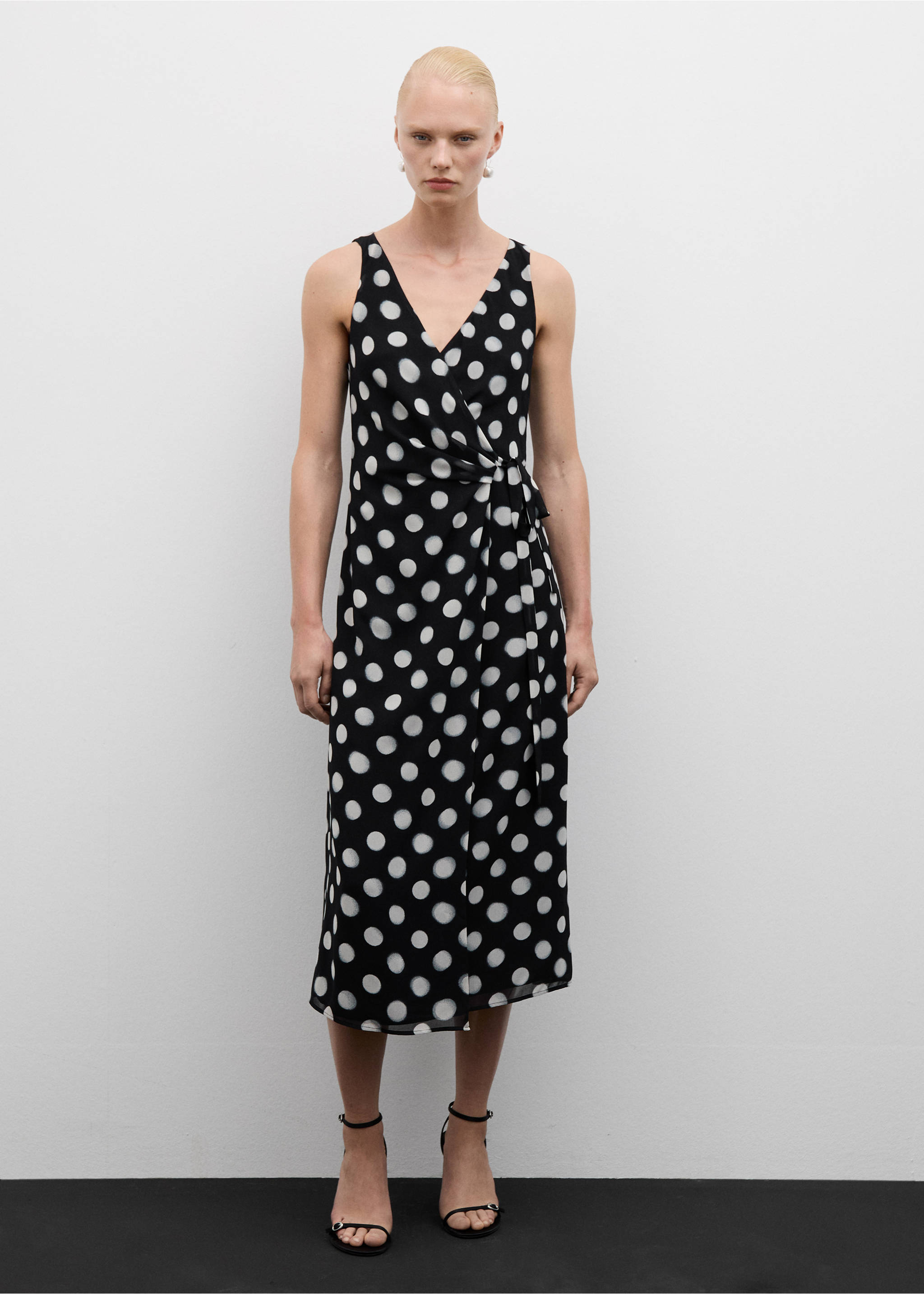 Cross dress with polka-dots - General plane, Black. Ref: 77024028-00.