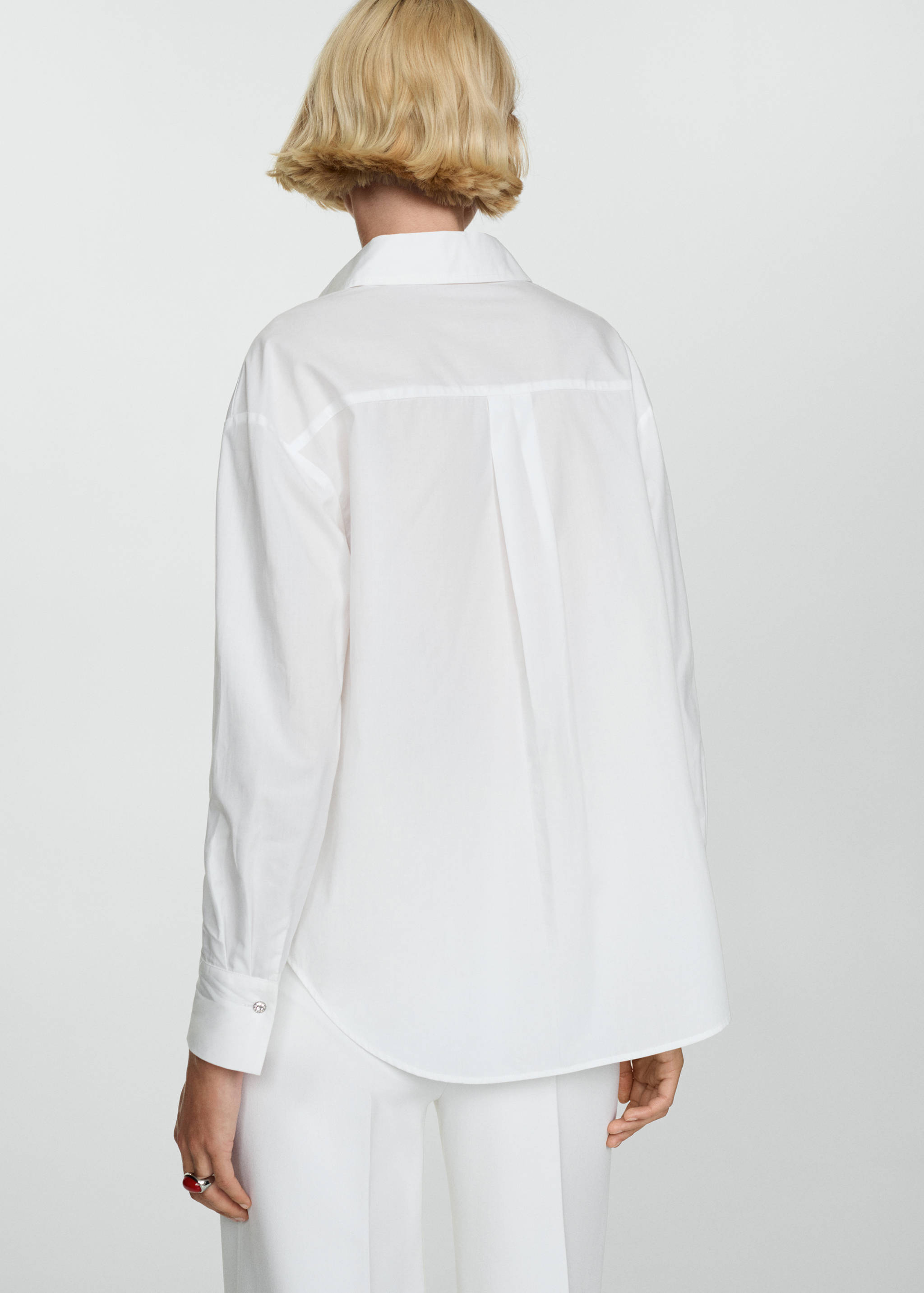 Lyocell shirt with hidden buttons - Reverse of the article