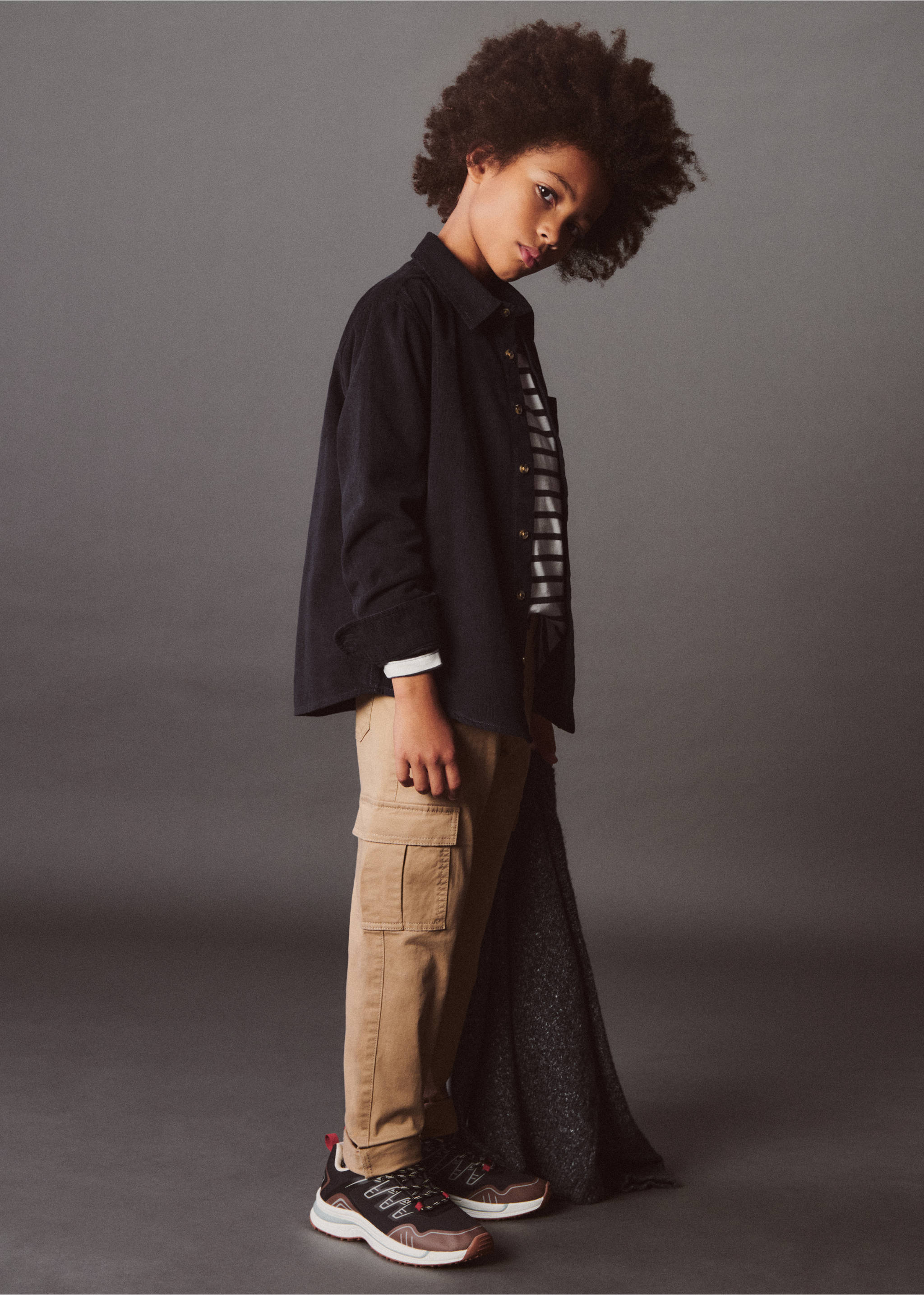 Straight-fit cargo pants - Details of the article 5, Medium Brown. Ref: 77024435-00.