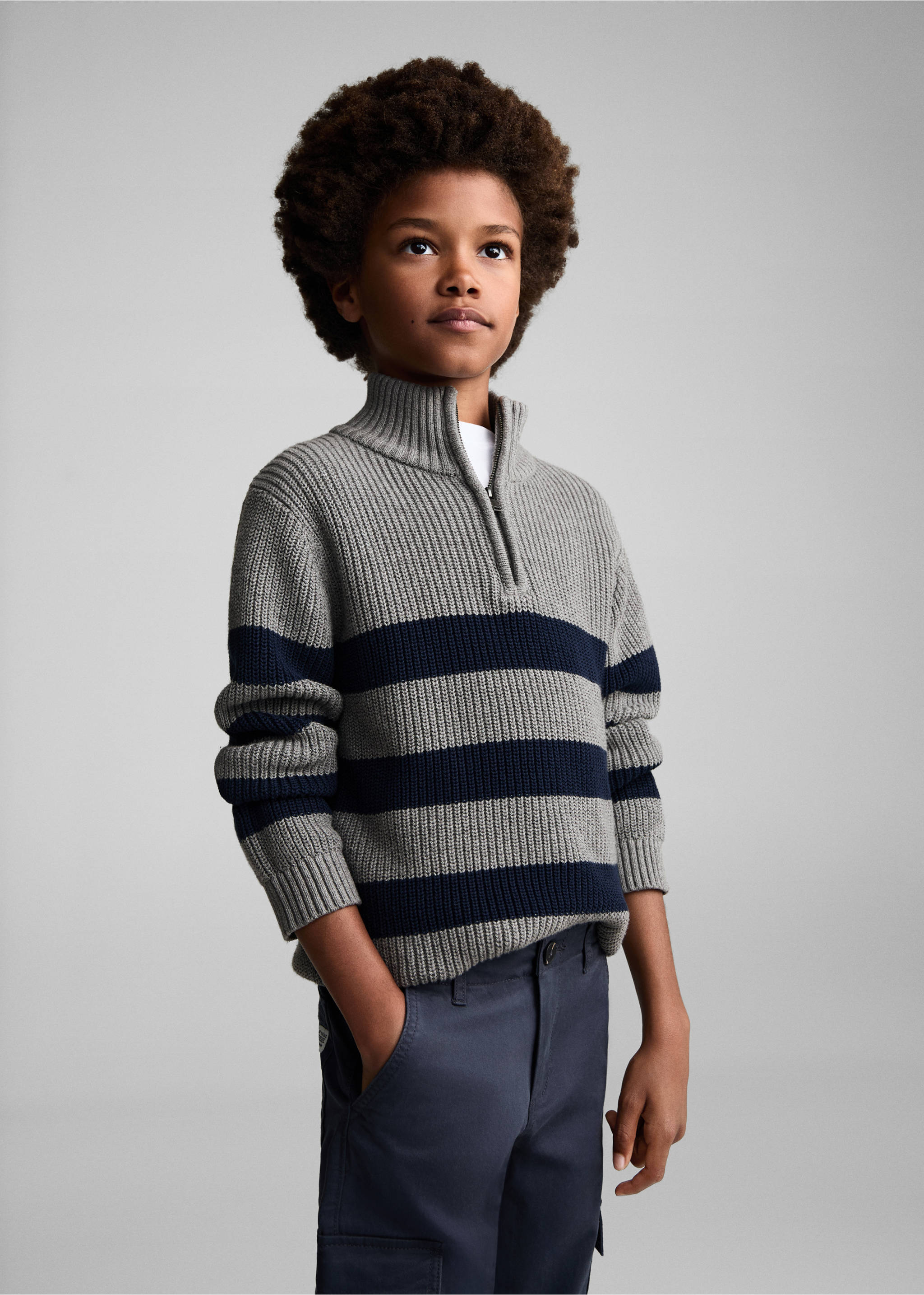 Straight-fit cargo trousers - Medium plane, Dark Navy. Ref: 77024435-00.