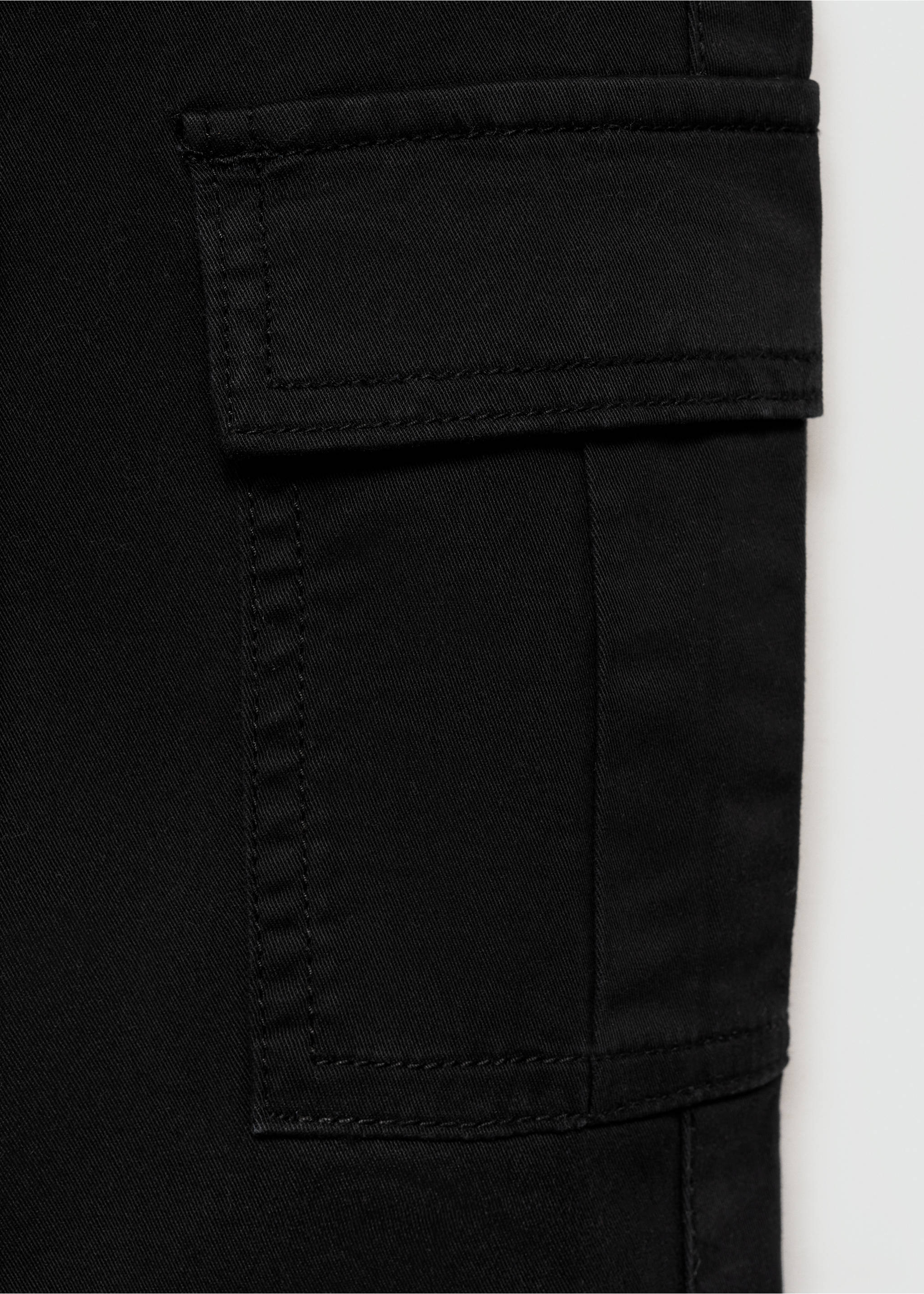 Straight-fit cargo pants - Details of the article 8, Black. Ref: 77024435-00.