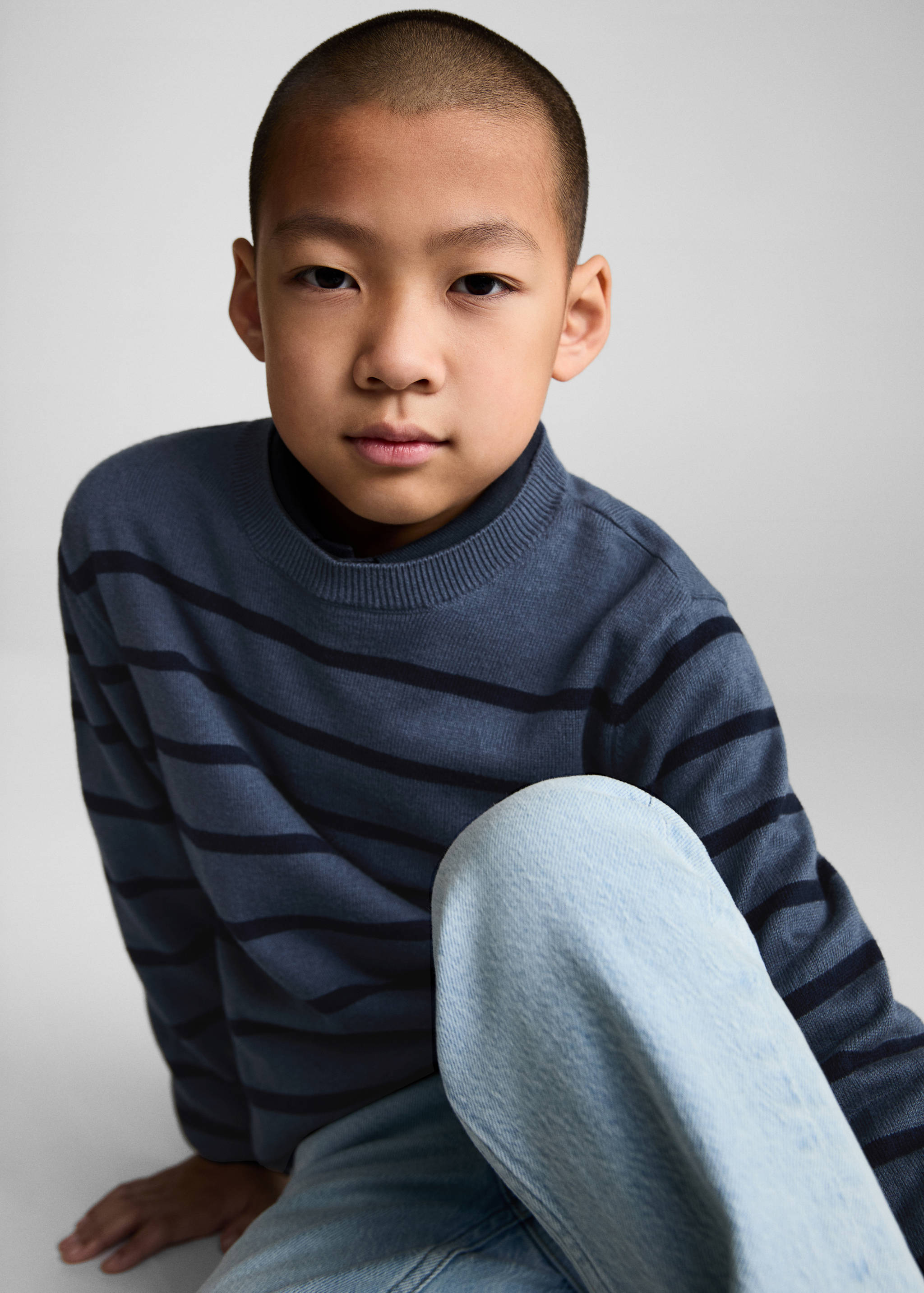 Randig stickad tröja - Detaljer om artikeln 1