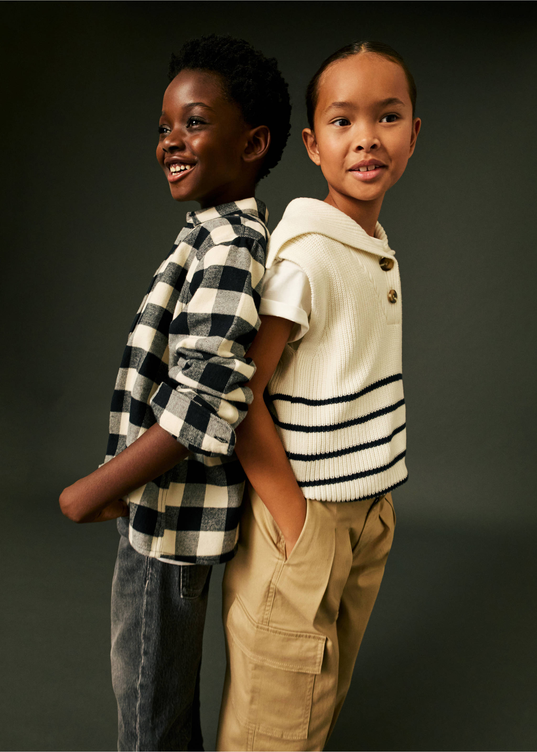 Striped knitted gilet - Details of the article 5, Off White. Ref: 77024772-00.