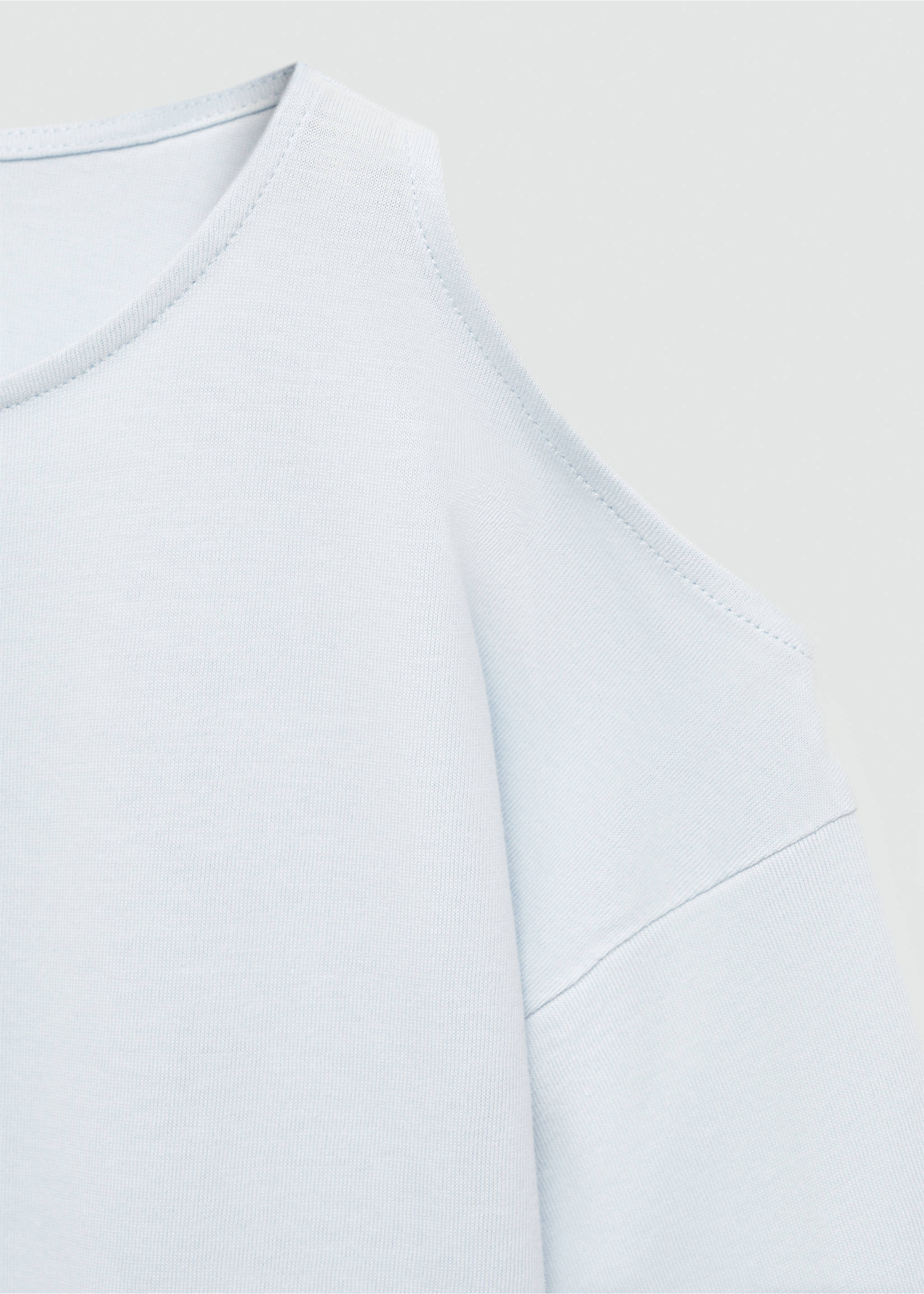 Long-sleeve t-shirt with cut-out - Details of the article 8, Sky Blue. Ref: 77024775-00.
