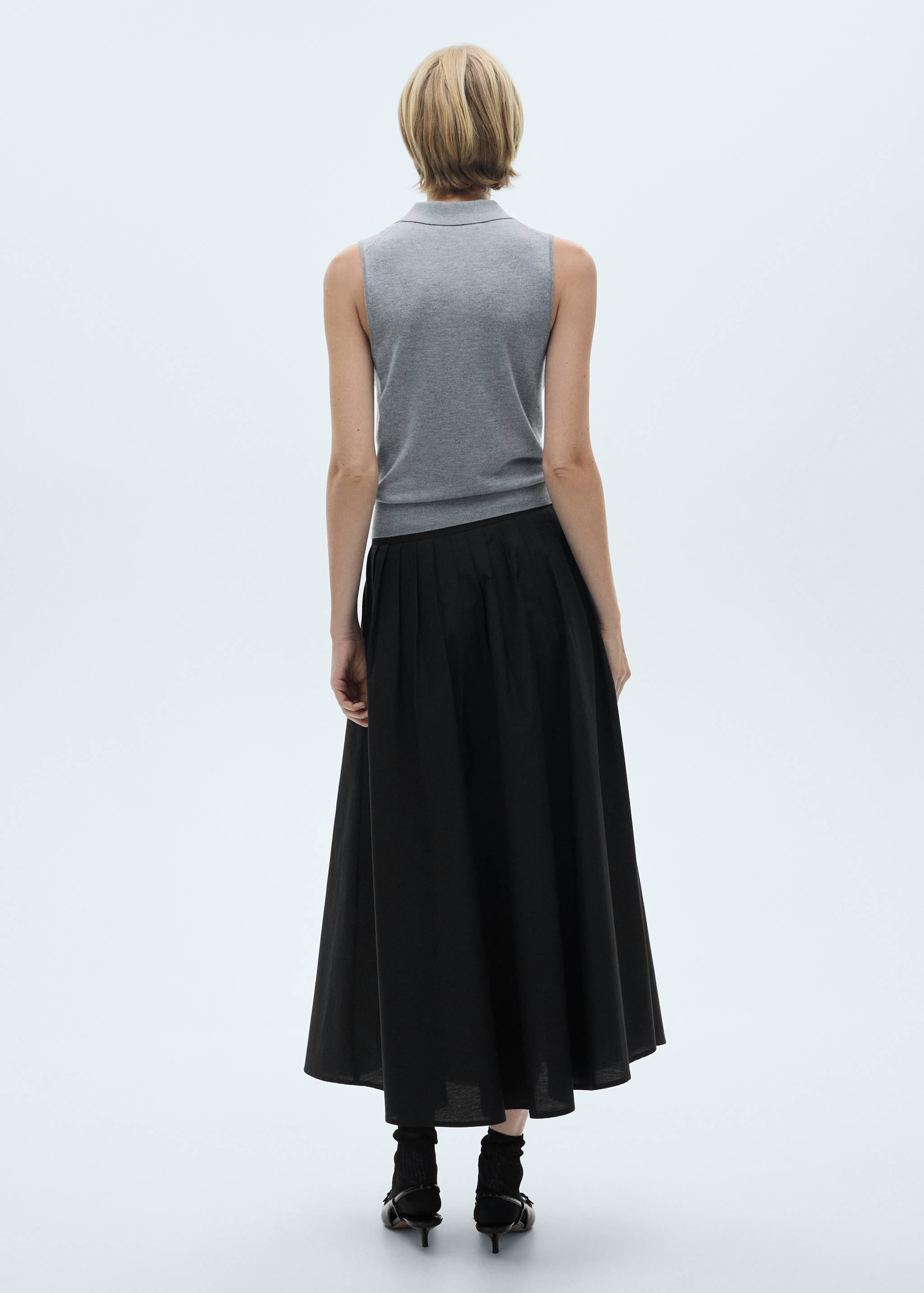 Pleated midi-skirt - Reverse of the article