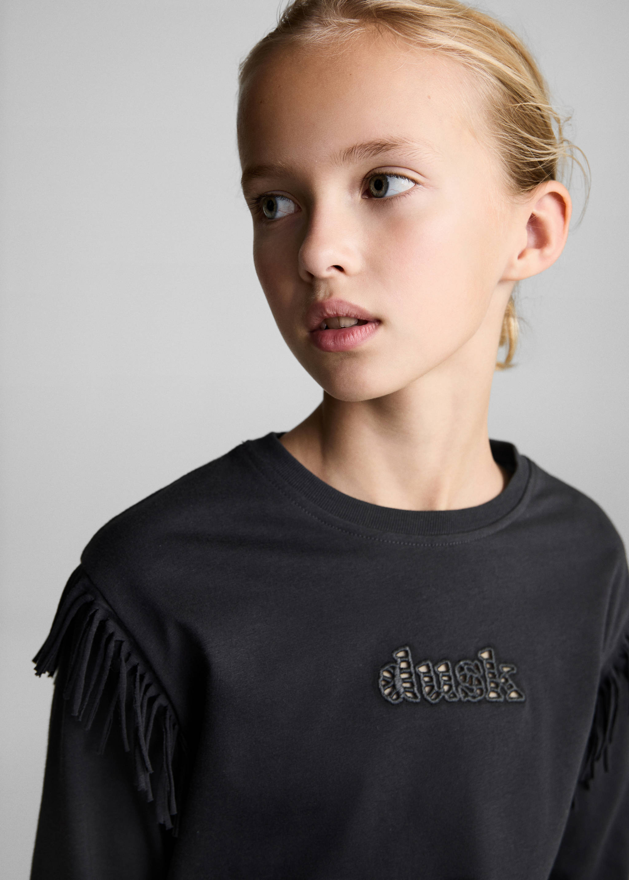 Fringe embroidery T-shirt - Details of the article 1