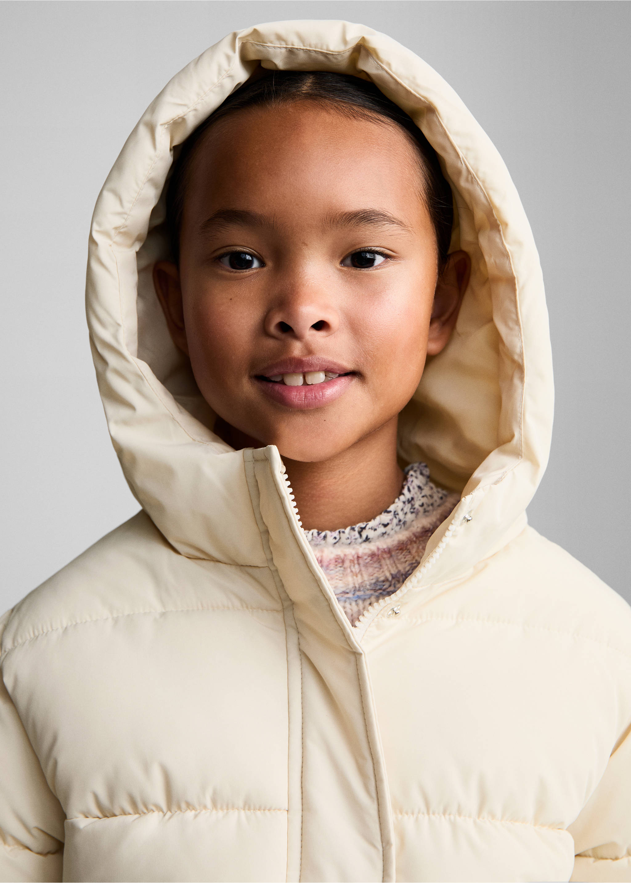Padded anorak with shearling lining - Details of the article 1, Ecru. Ref: 77025148-00.