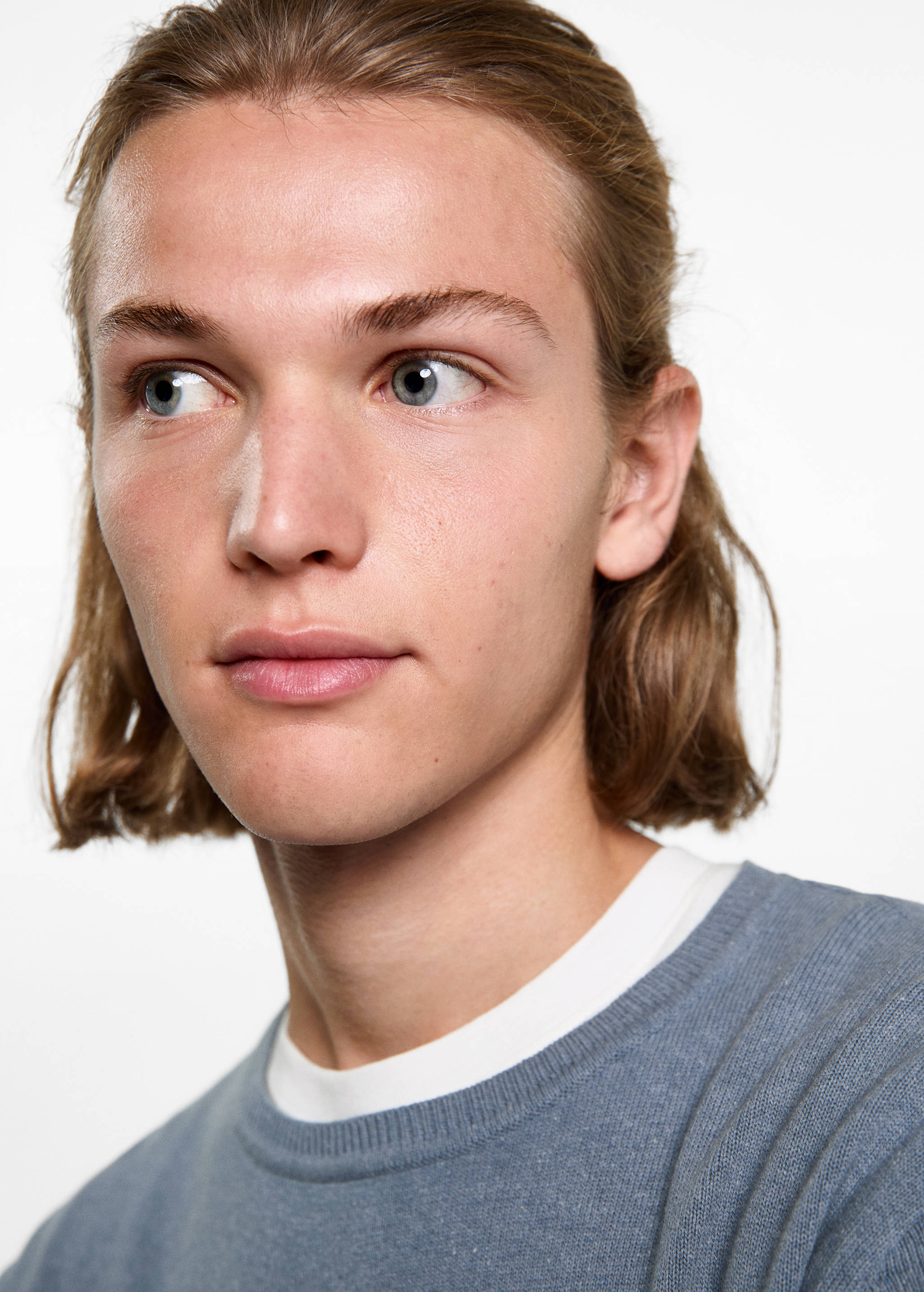 Round-neck knitted sweater - Details of the article 1