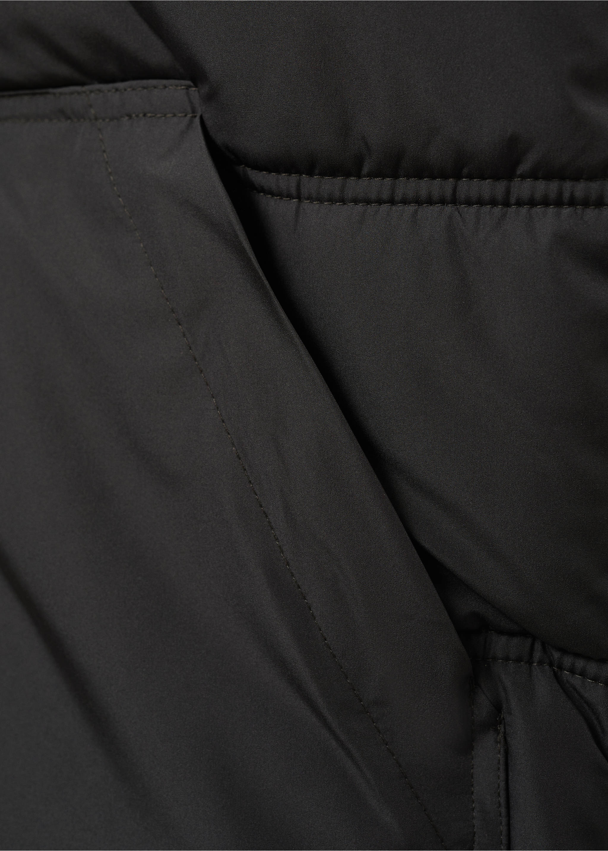 Steppweste mit Kapuze - Detail des Artikels 0, Anthrazit. Ref: 77025635-00.