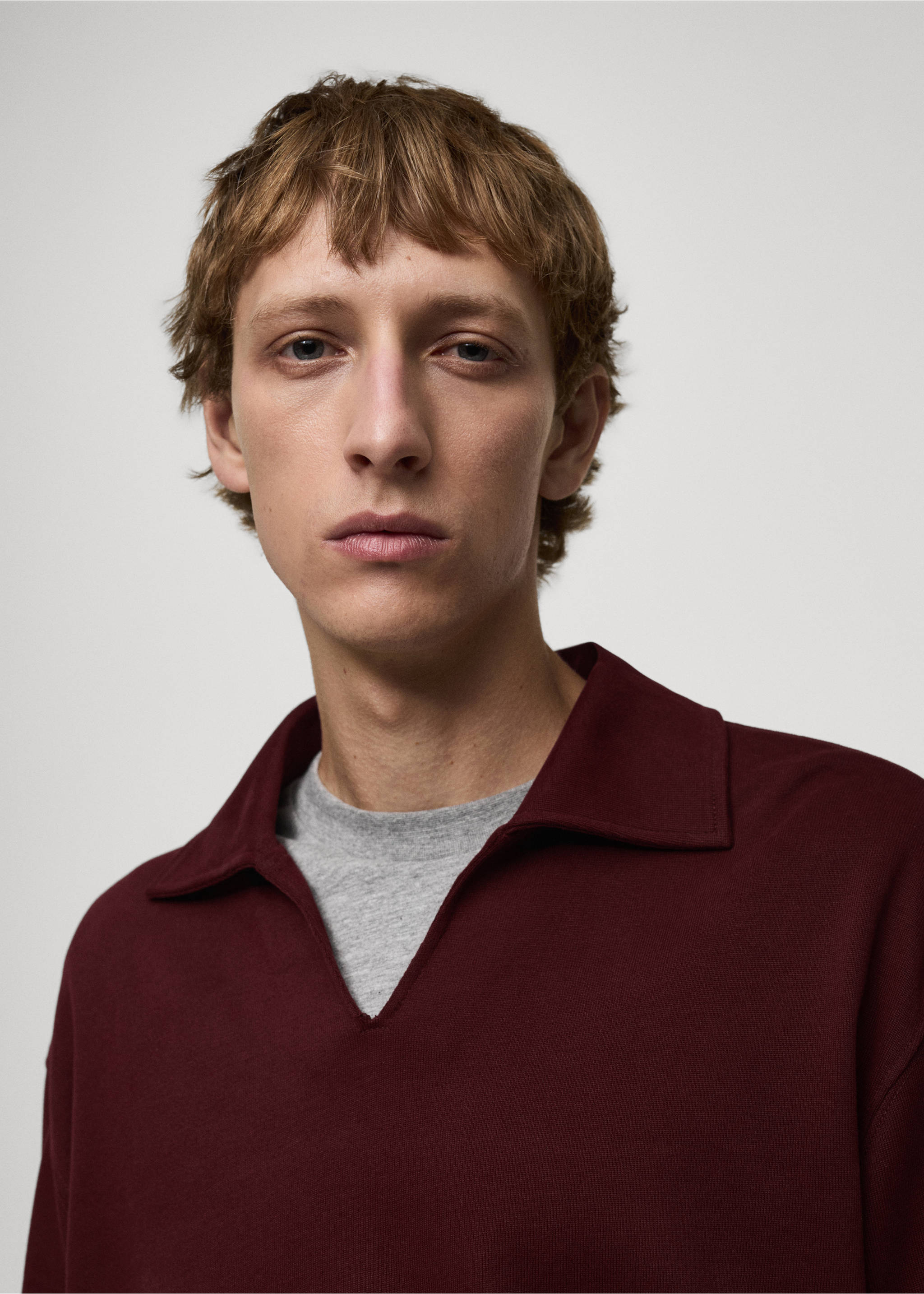 Oversized relaxed-fit polo-neck sweatshirt - Details of the article 1, Burgundy. Ref: 77025641-00.