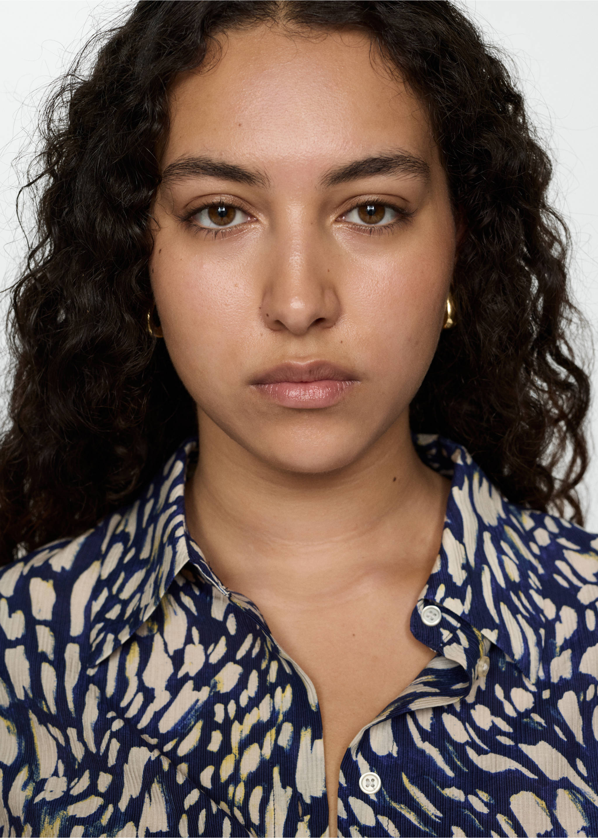 Gemustertes Lyocell-Hemd - Detail des Artikels 4, Blau. Ref: 77025646-00.