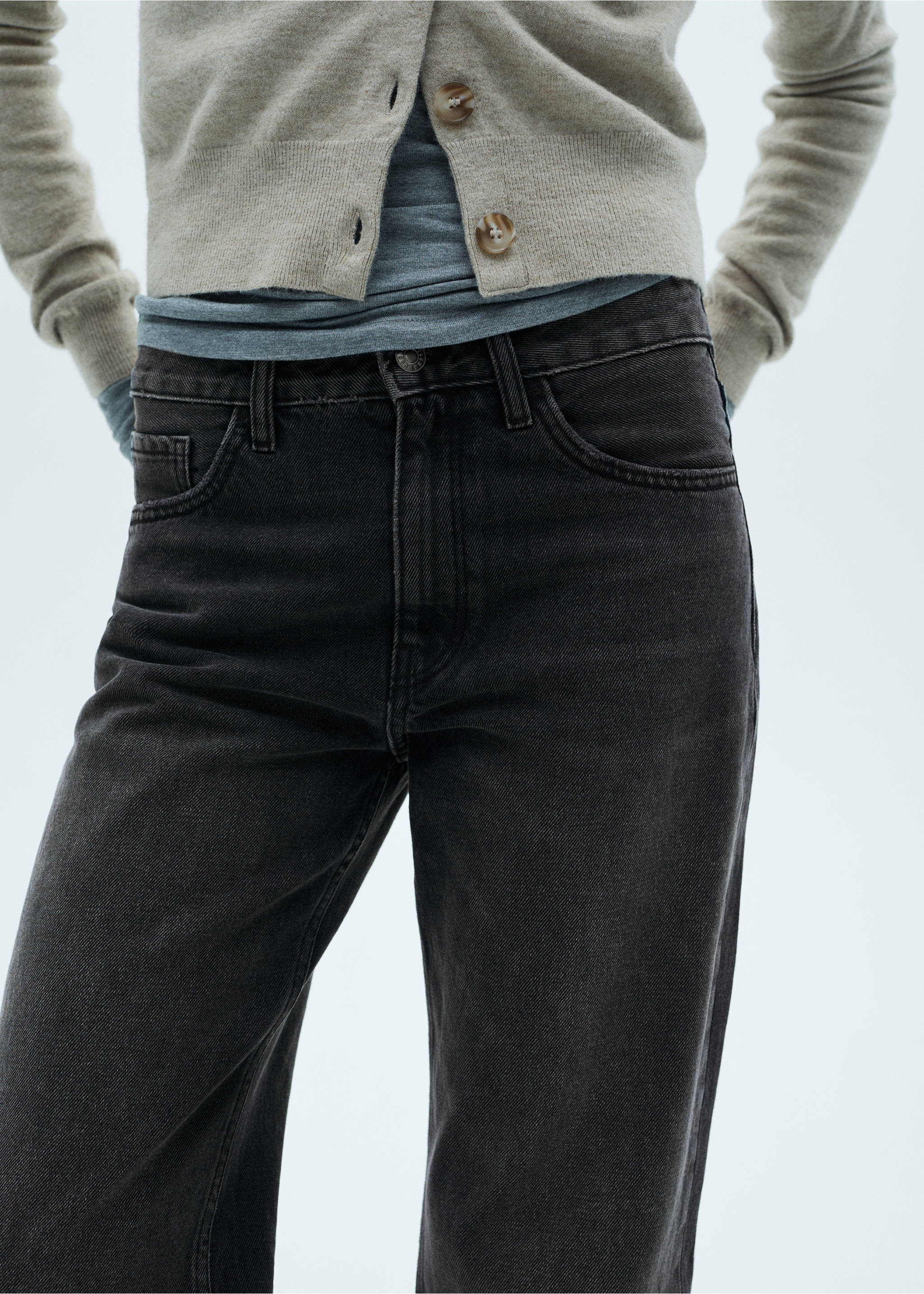 Mid-rise straight jeans - Details of the article 6, Black denim. Ref: 77025653-00.