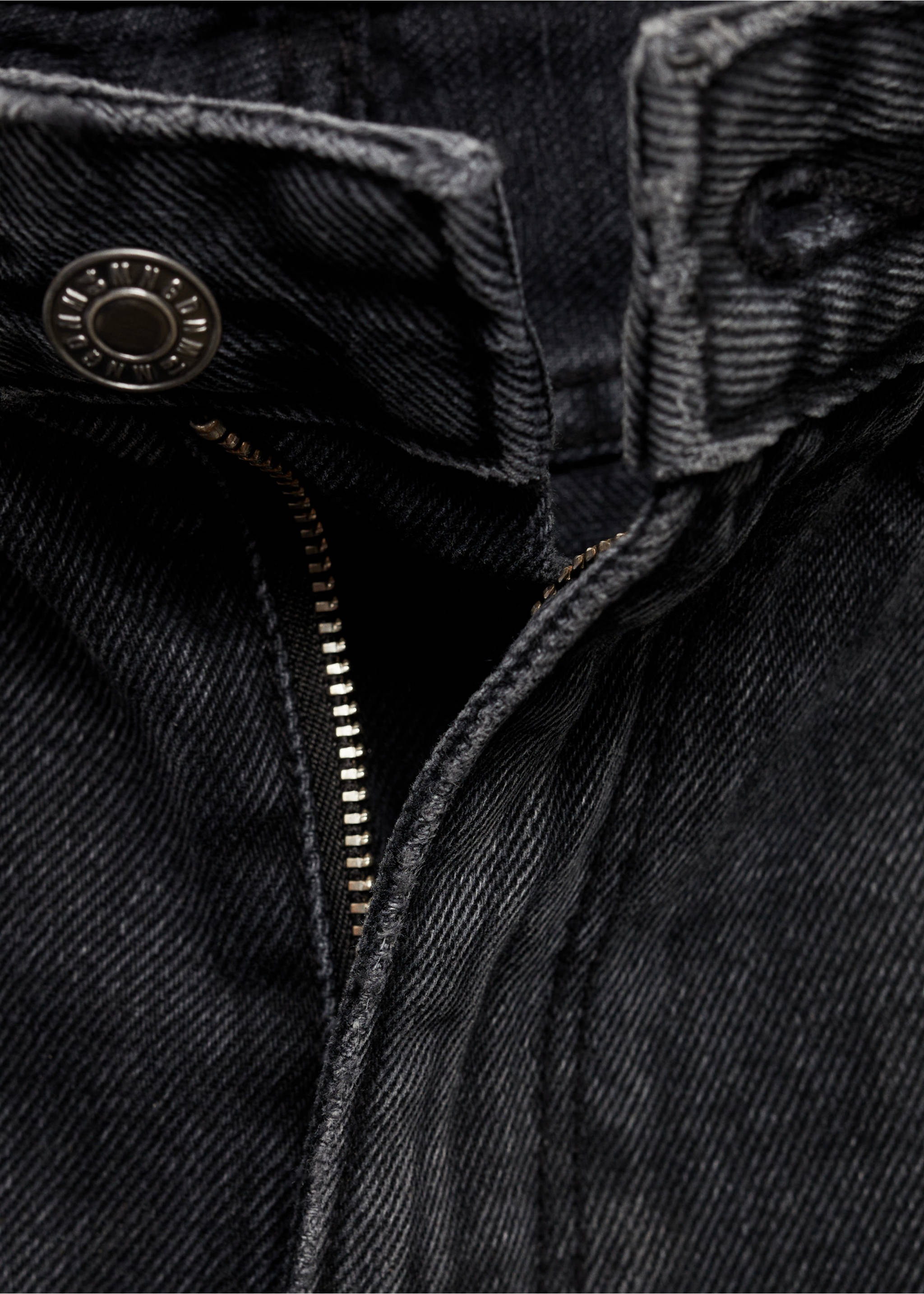 Mid-rise straight jeans - Details of the article 8, Black denim. Ref: 77025653-00.