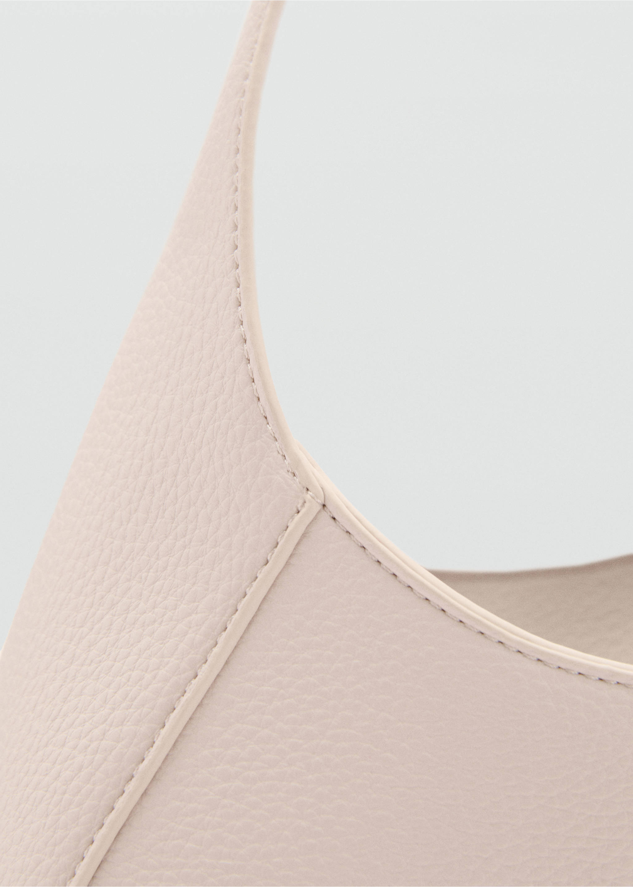 Schoudertas met kort handvat - Detail van het artikel 2, Gebroken wit. Ref: 77025663-00.