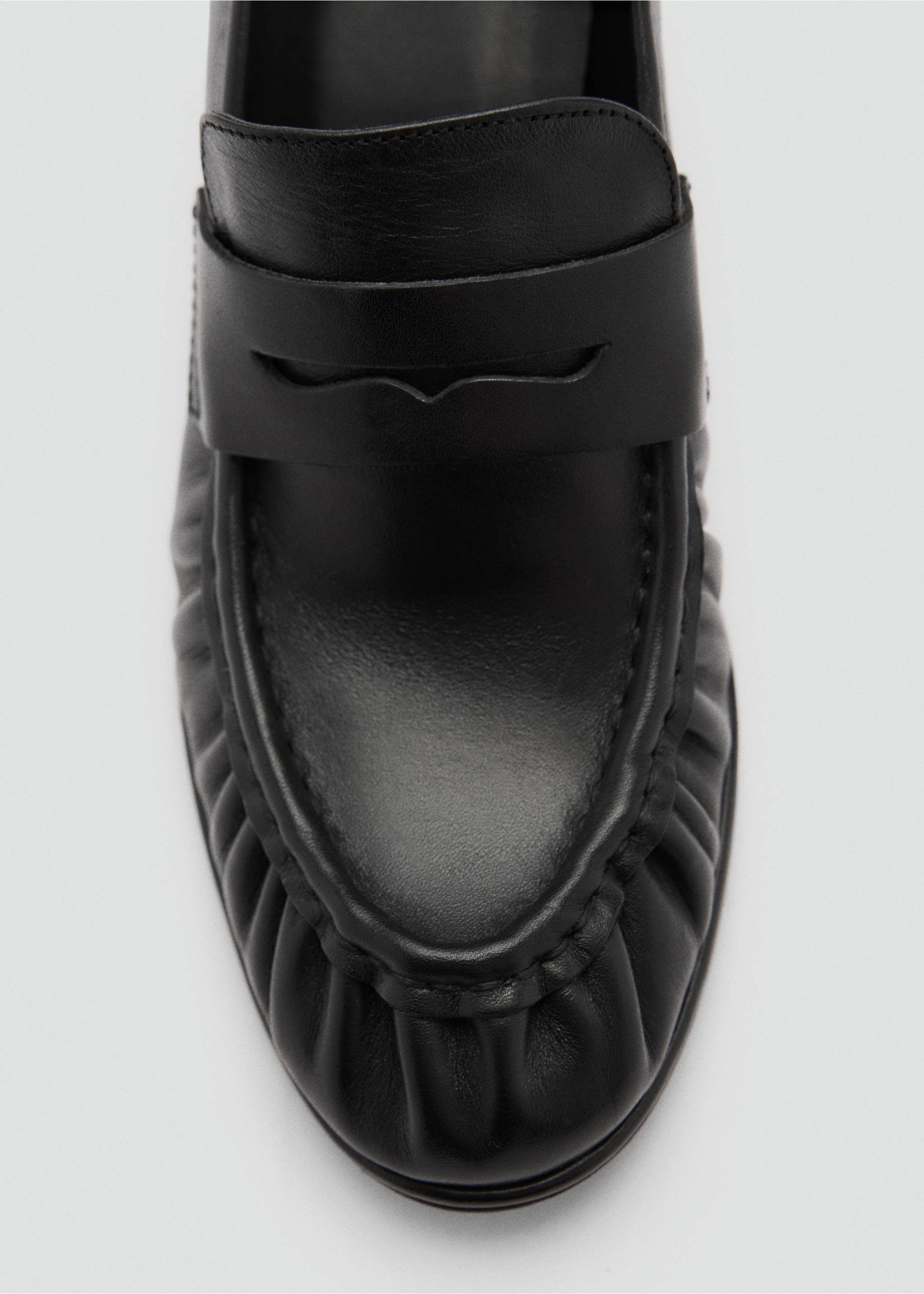 Heeled leather loafers with pleat detail - Details of the article 2, Black. Ref: 77025665-00.