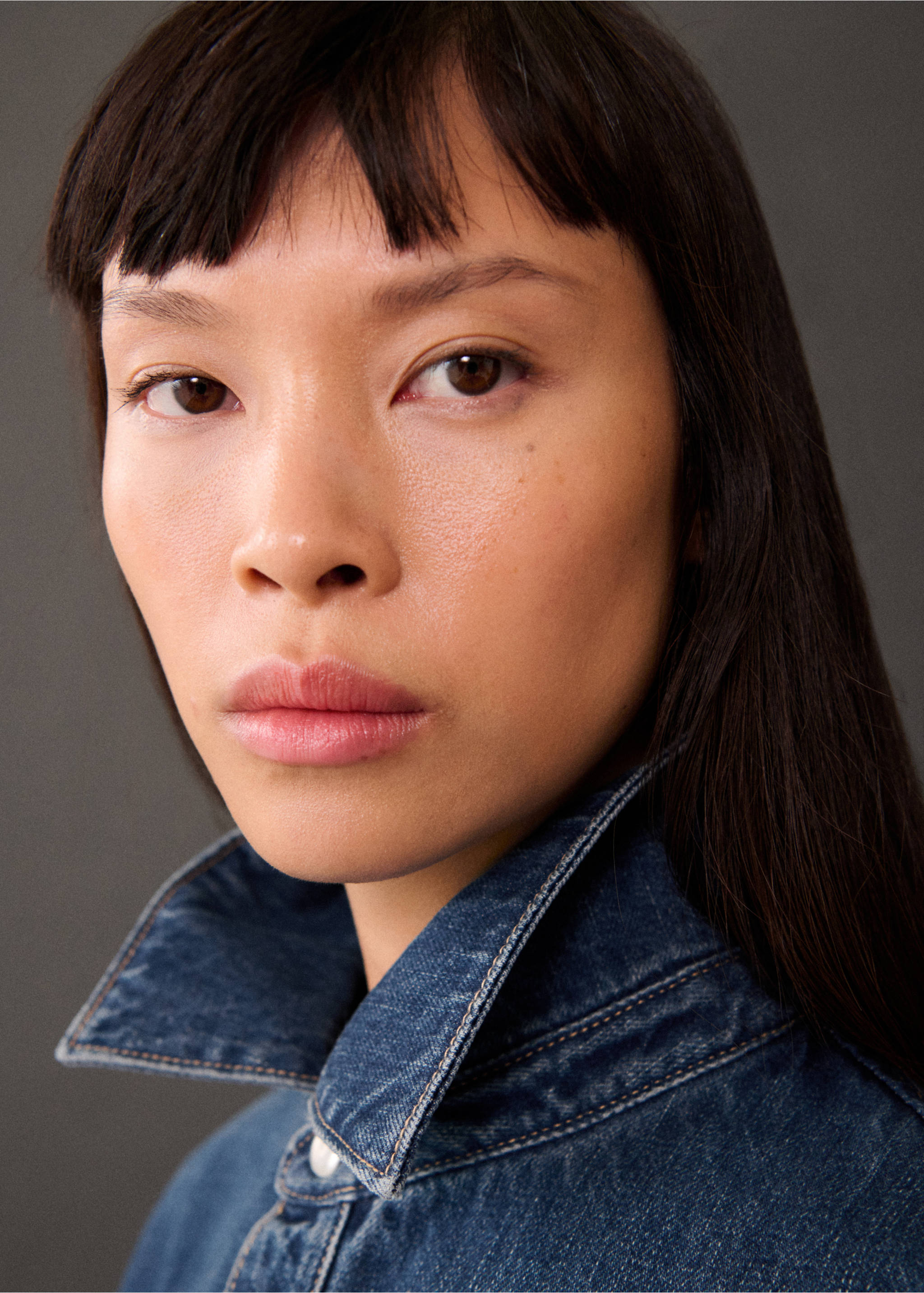 Oversized denim overshirt - Details of the article 1, Dark Blue. Ref: 77025675-00.