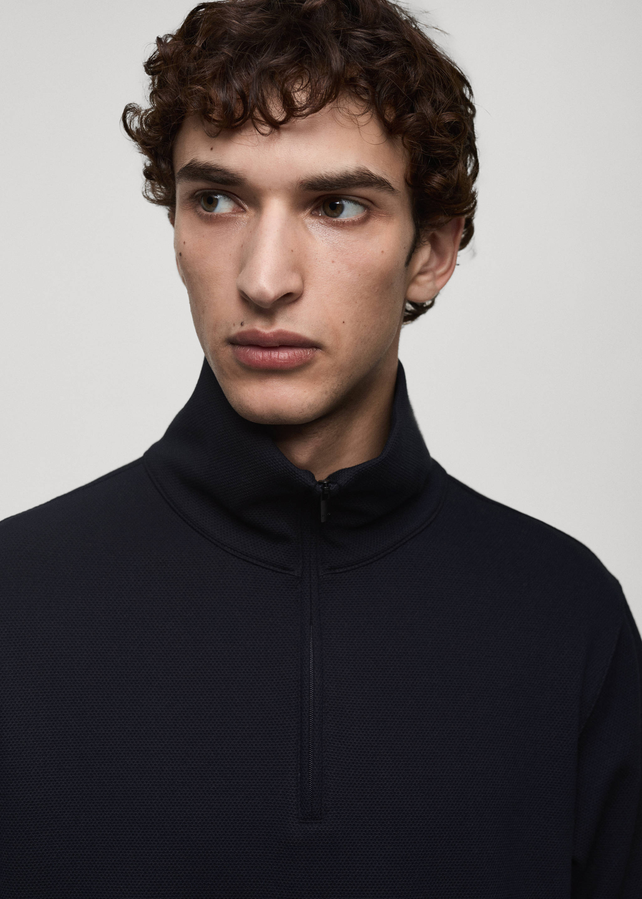 Sweatshirt with anti-odour technology and zip - Details of the article 1