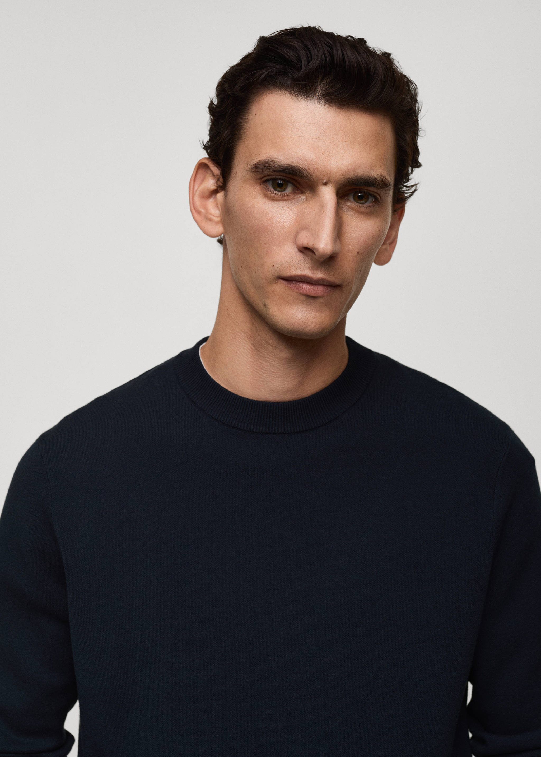 Medium-knit regular-fit sweater - Details of the article 1