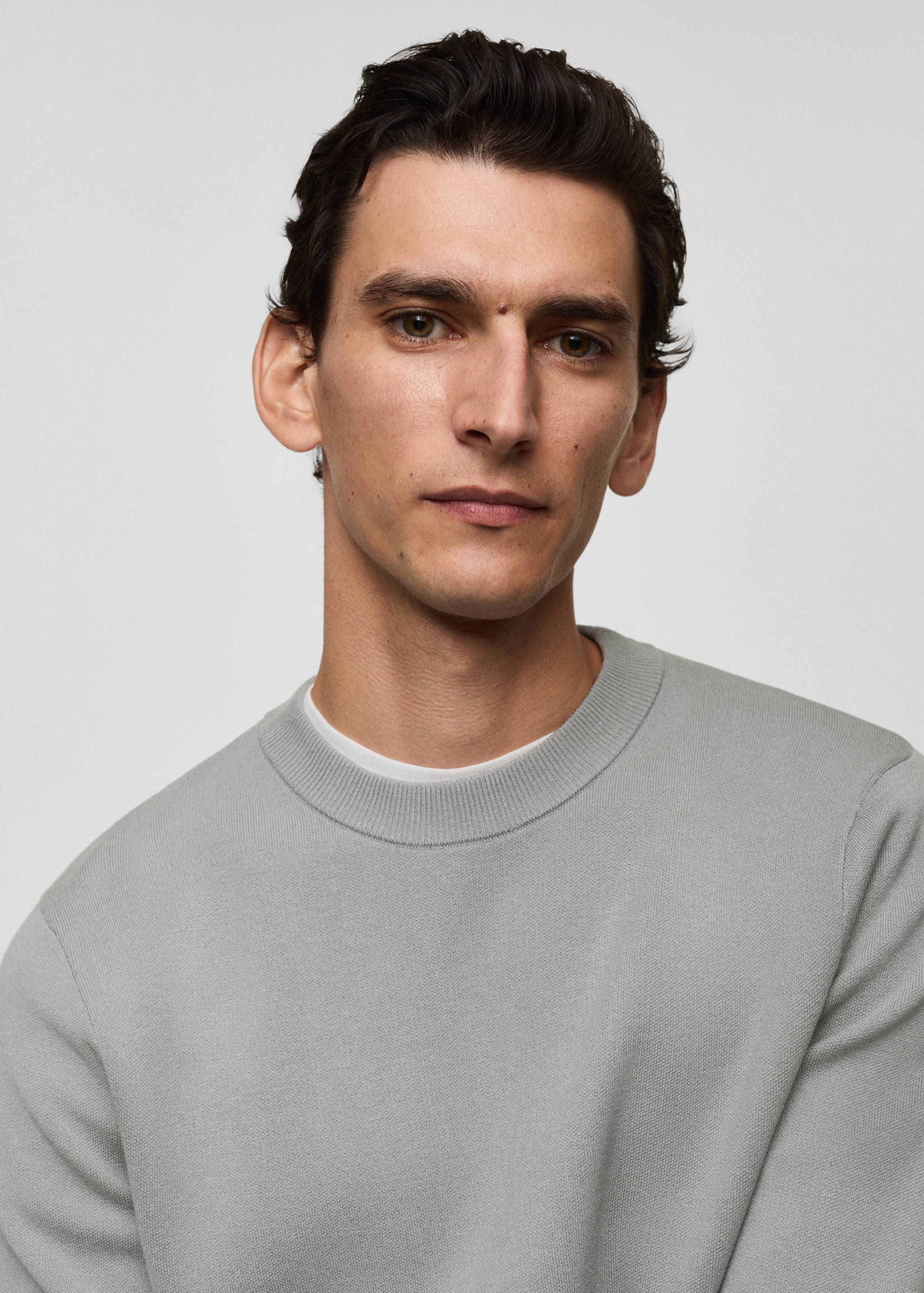 Medium-knit regular-fit sweater - Details of the article 1