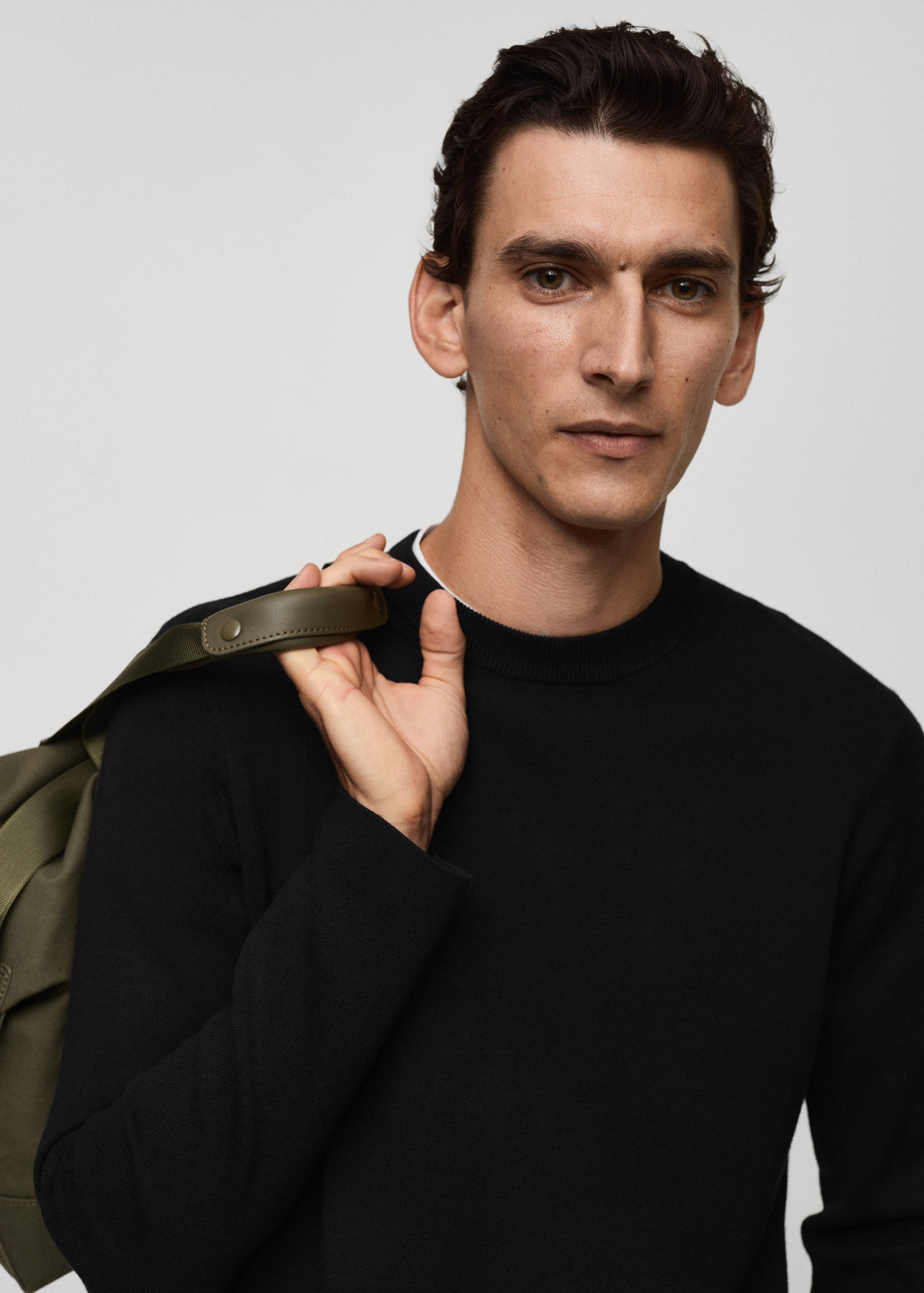 Medium-knit regular-fit sweater - Details of the article 1