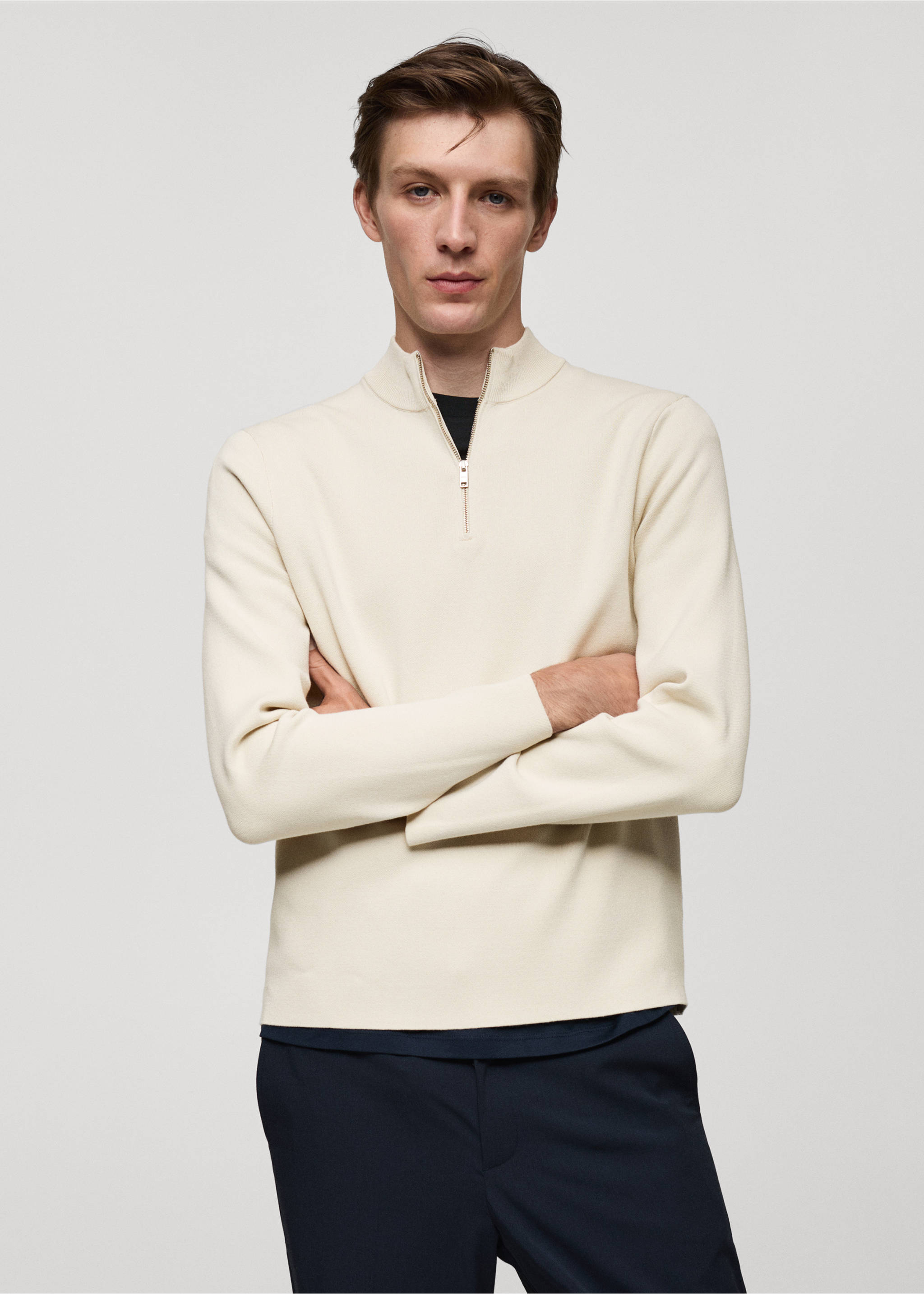 Medium-knit sweater with zip-up perkins neck - Medium plane, Ivory White. Ref: 77025975-00.