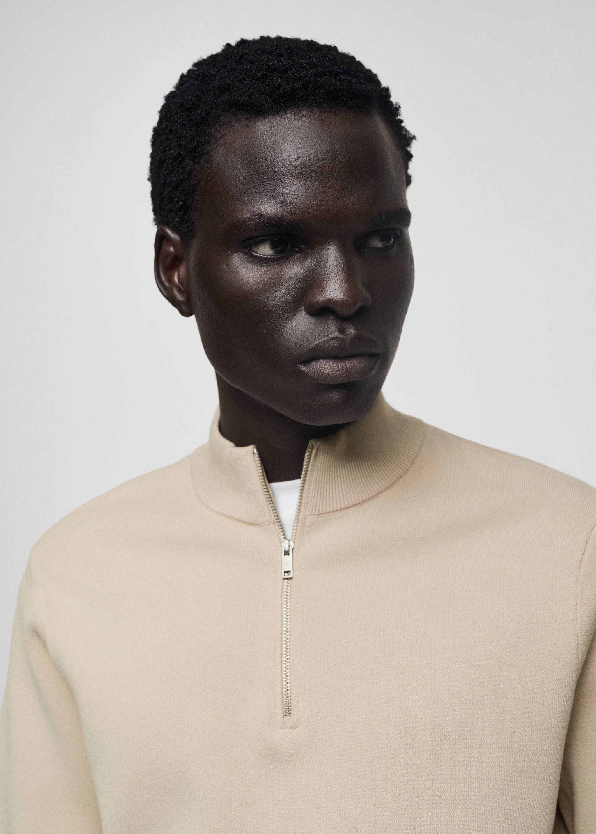 Medium-knit sweater with zip-up perkins neck - Details of the article 1