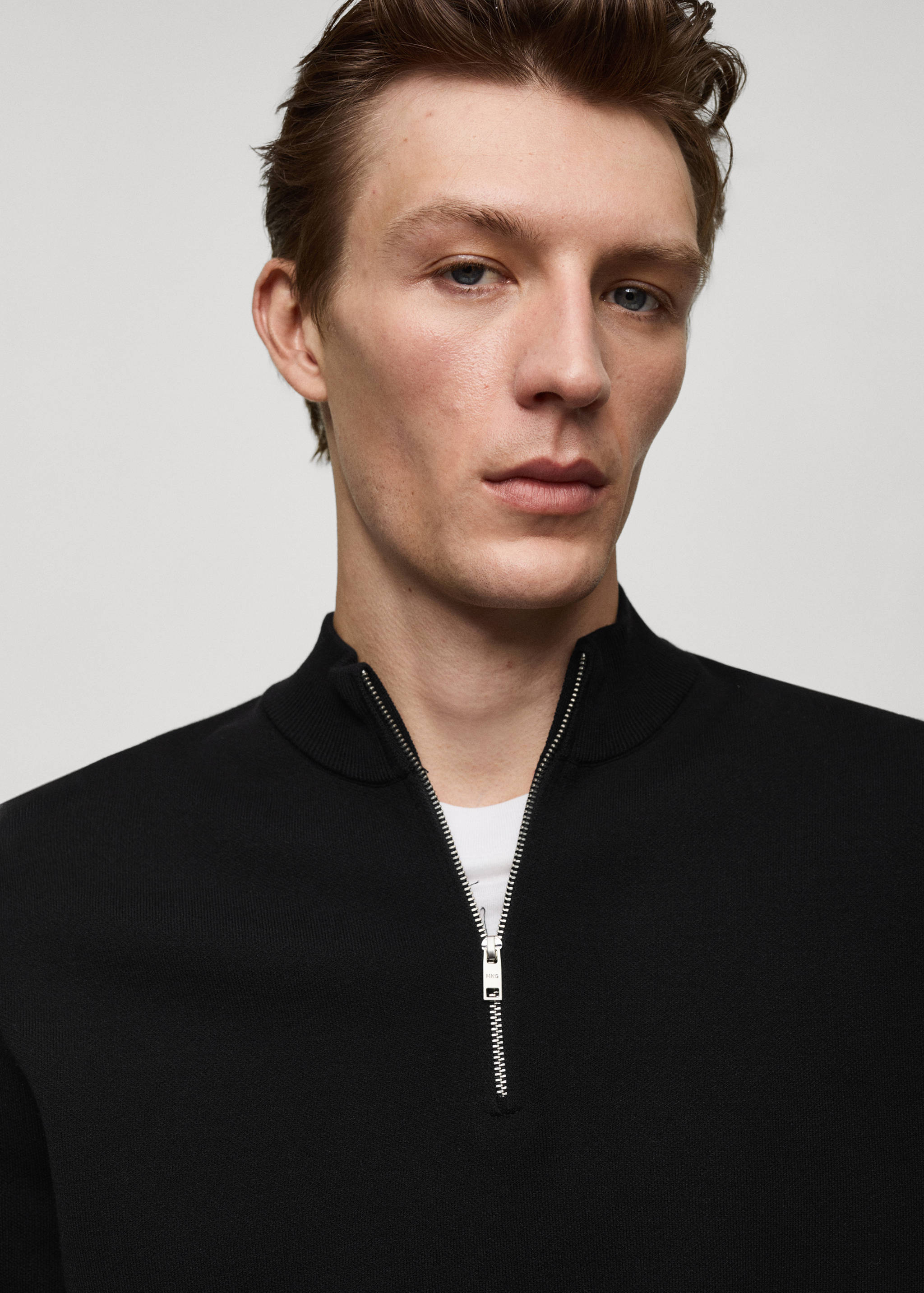 Medium-knit sweater with zip-up perkins neck - Details of the article 1