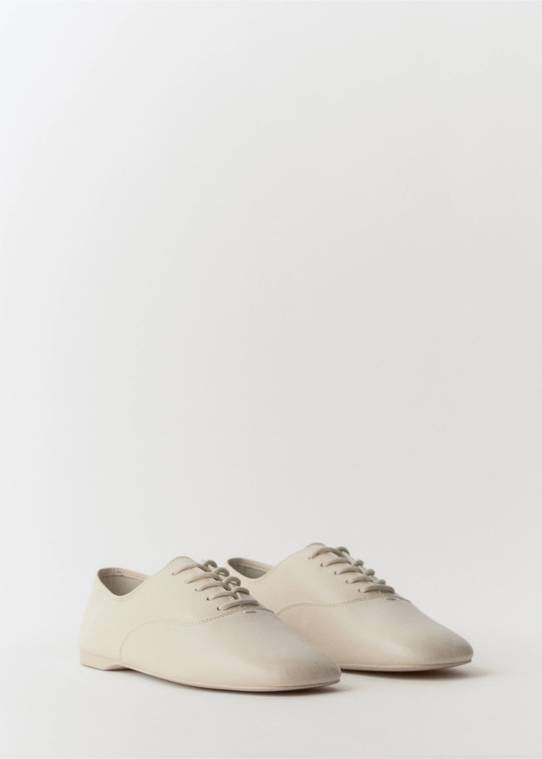 Lace-up leather shoes - Medium plane, Ecru. Ref: 77025997-00.