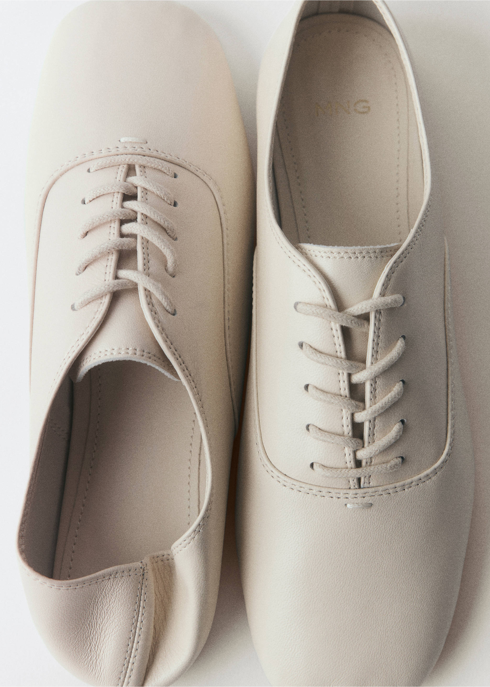 Lace-up leather shoes - Details of the article 3, Ecru. Ref: 77025997-00.