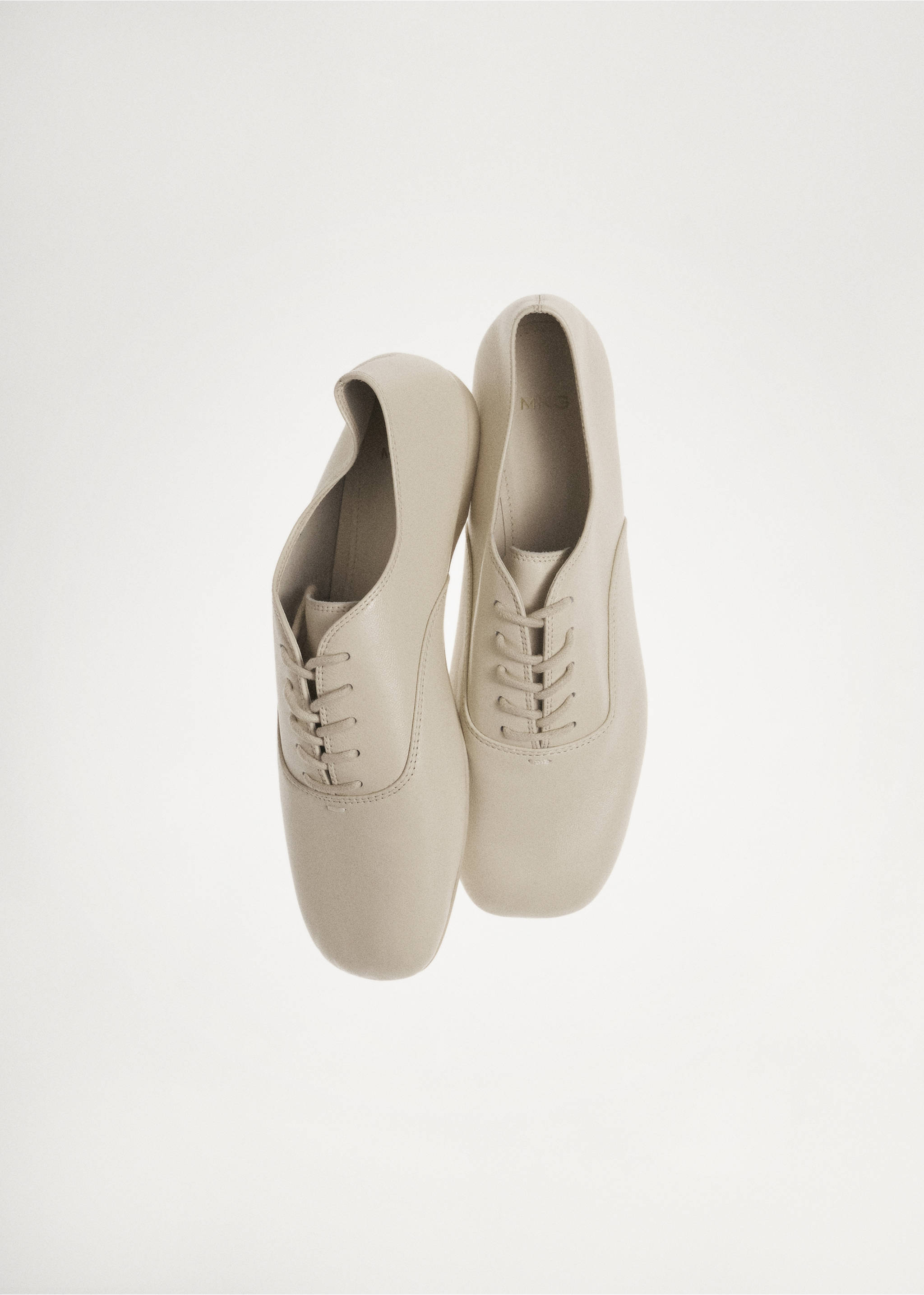 Lace-up leather shoes - Details of the article 6, Ecru. Ref: 77025997-00.