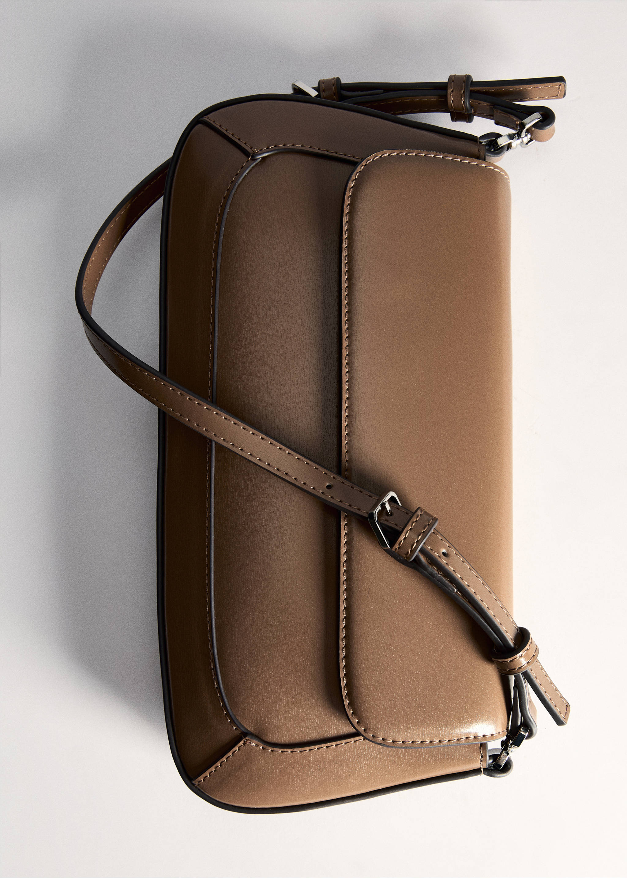 Shoulder bag with strap - Details of the article 5, Medium Brown. Ref: 77026003-00.