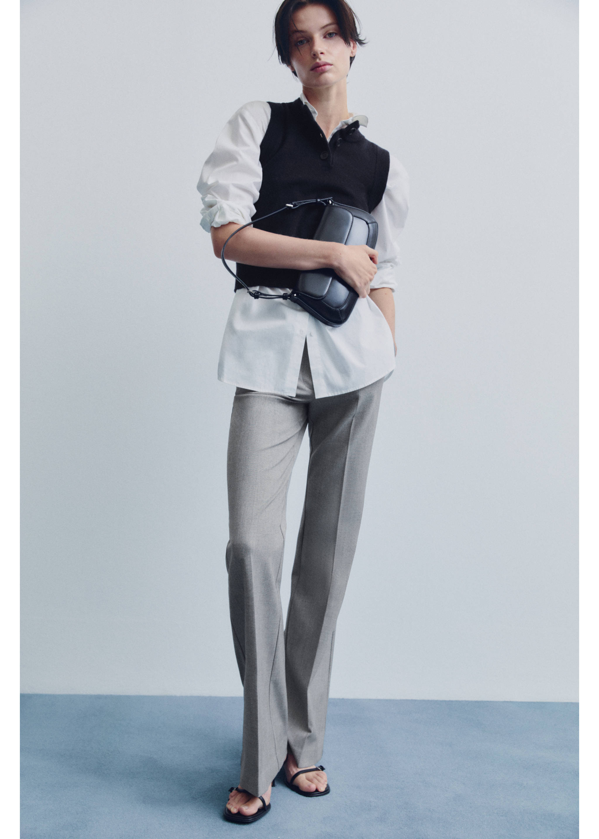Shoulder bag with strap - General plane, Black. Ref: 77026003-00.