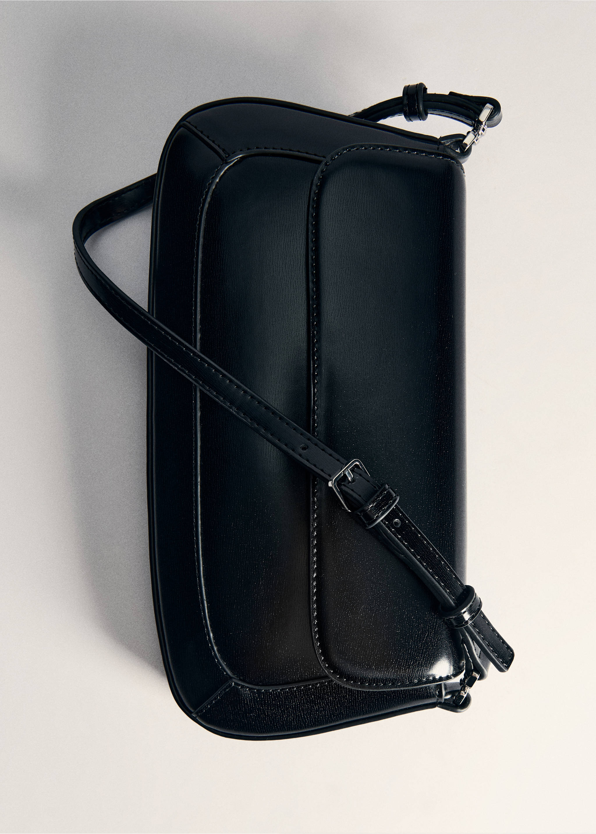 Shoulder bag with strap - Details of the article 5, Black. Ref: 77026003-00.