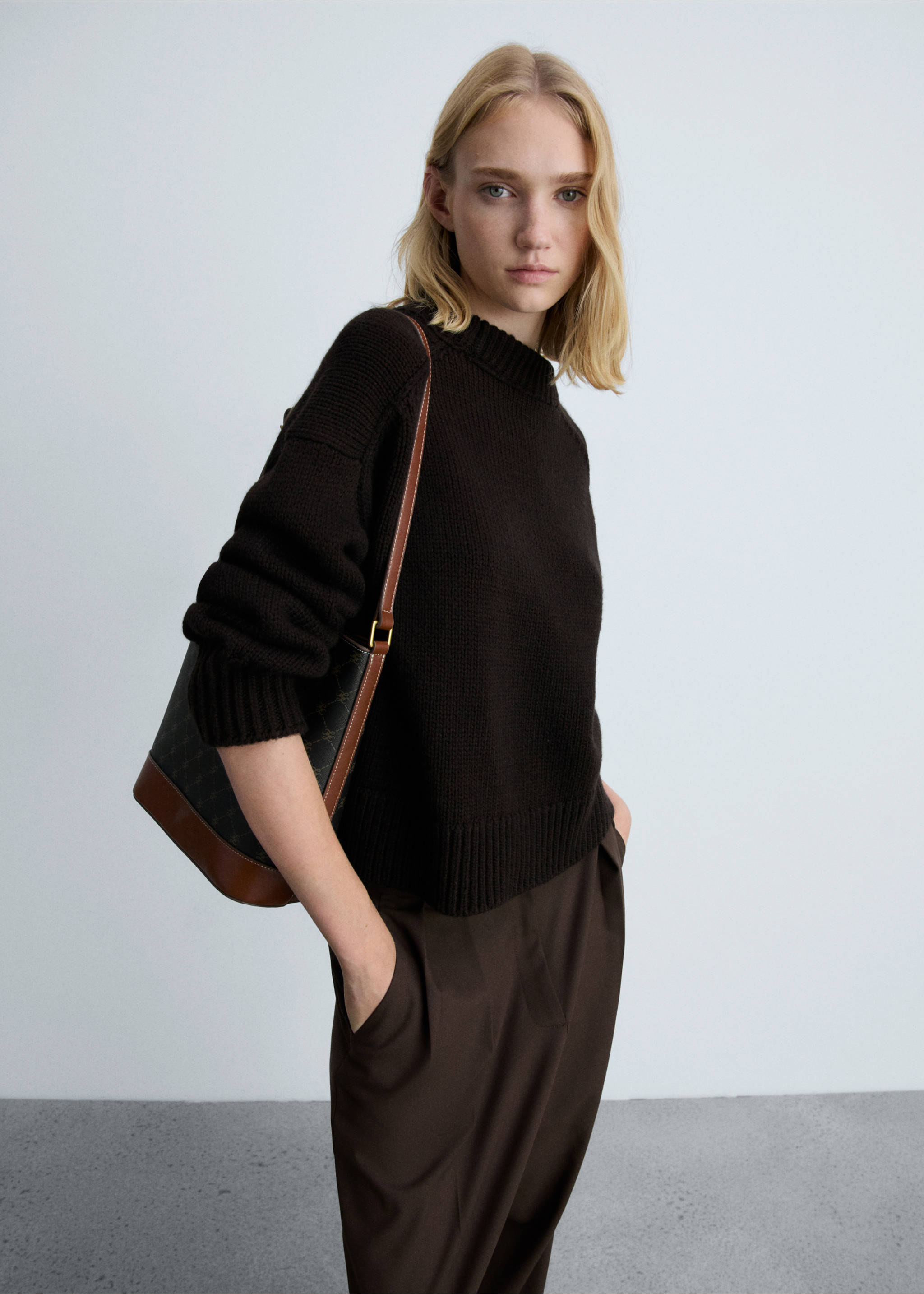 Shopper bag with metallic detail - General plane, Brown. Ref: 77026005-00.