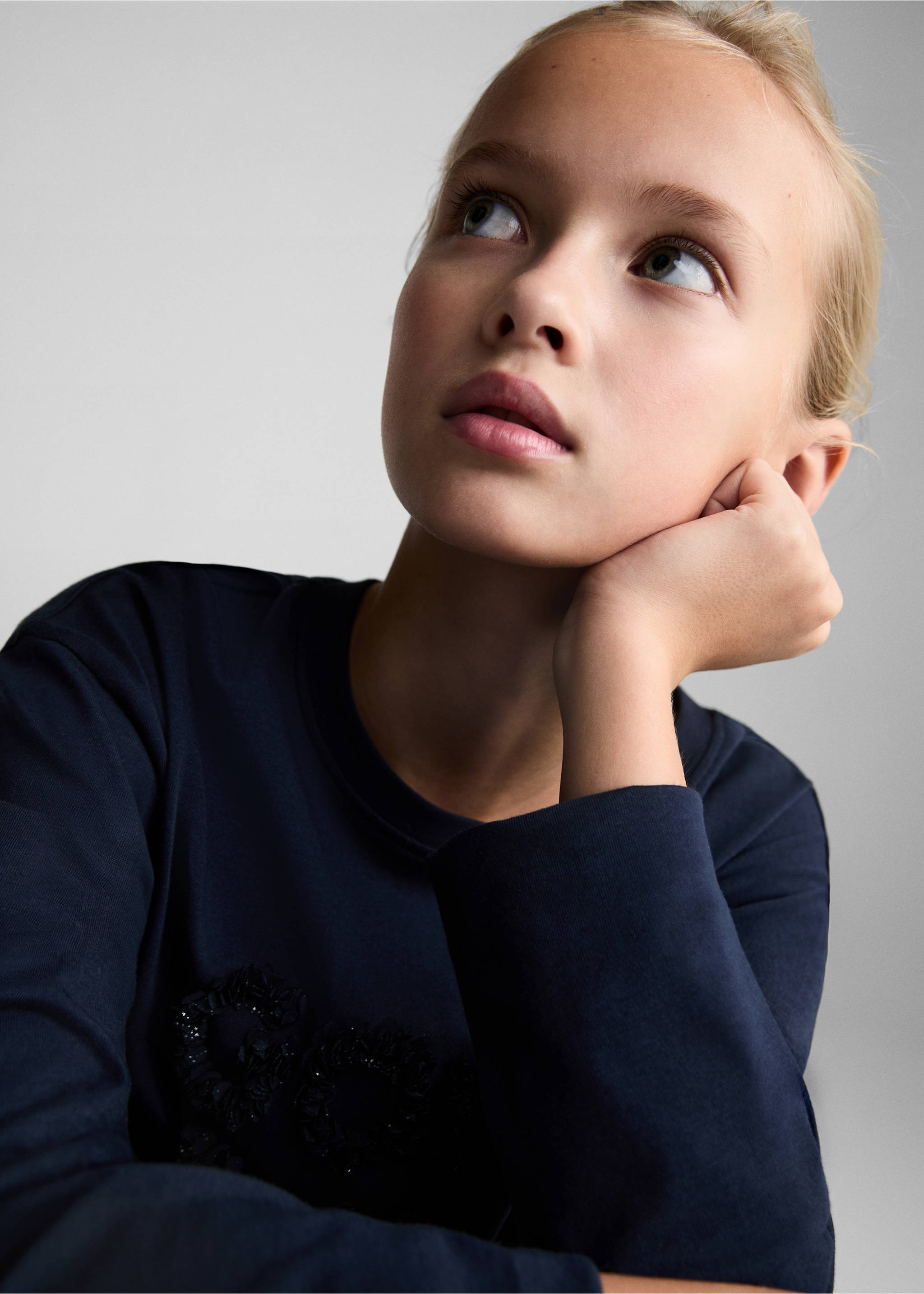 Embossed detail t-shirt - Details of the article 1, Dark Navy. Ref: 77026007-00.