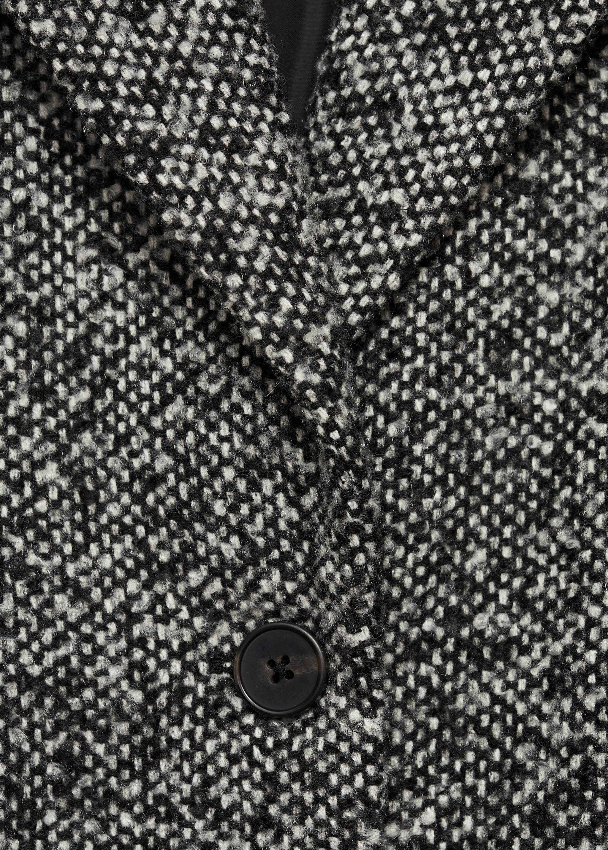 Buttoned wool coat - Details of the article 8