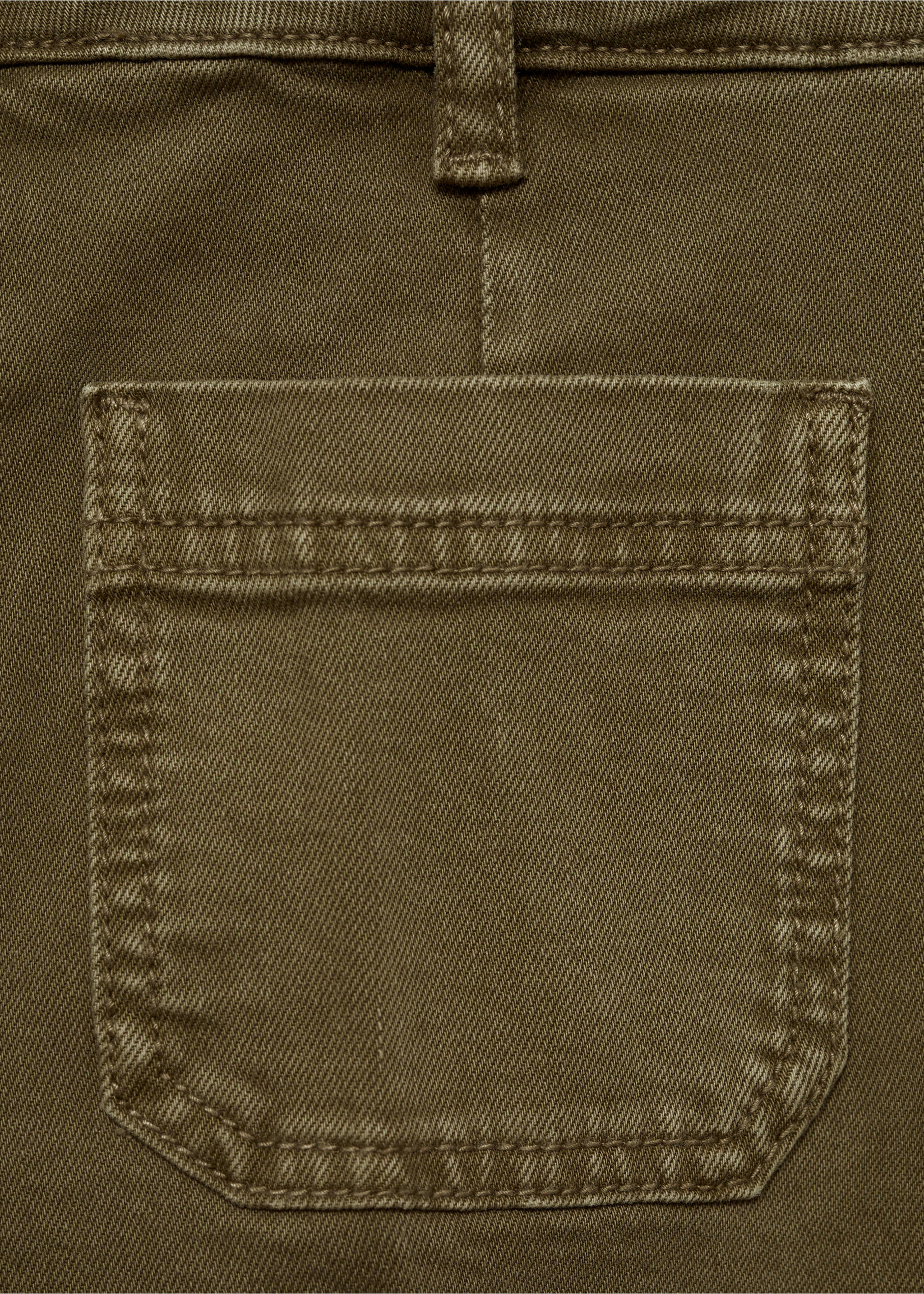 Calças de ganga flare cropped com bolsos - Pormenor do artigo 0, Caqui. Ref: 77026739-00.