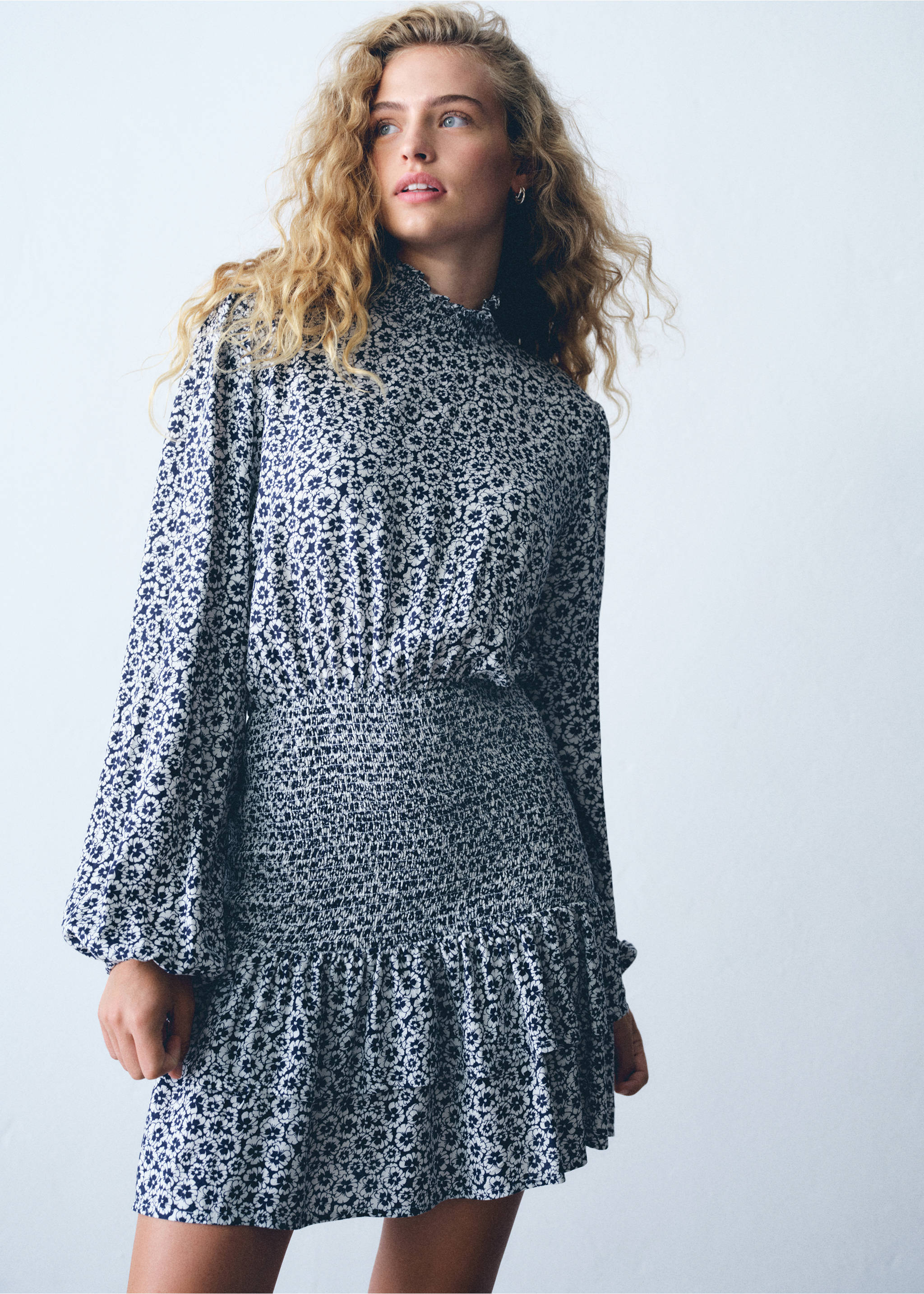 Vestido estampado floral volantes - Detalle del artículo 5, Azul marino oscuro. Ref: 77026741-00.