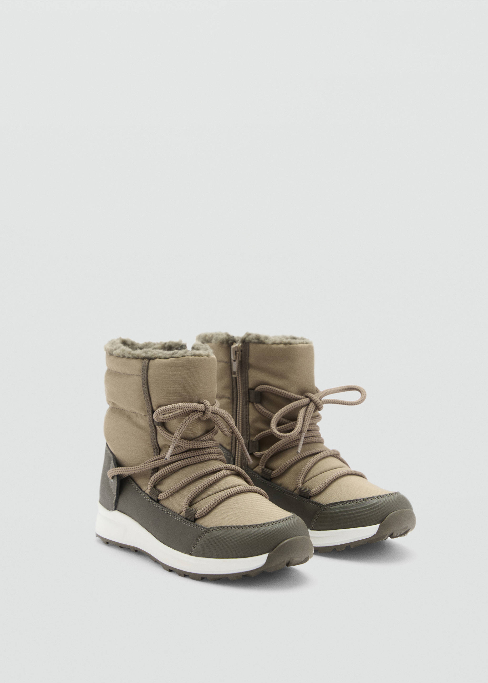 Lace-up mountain boots - Medium plane, Khaki. Ref: 77026744-00.