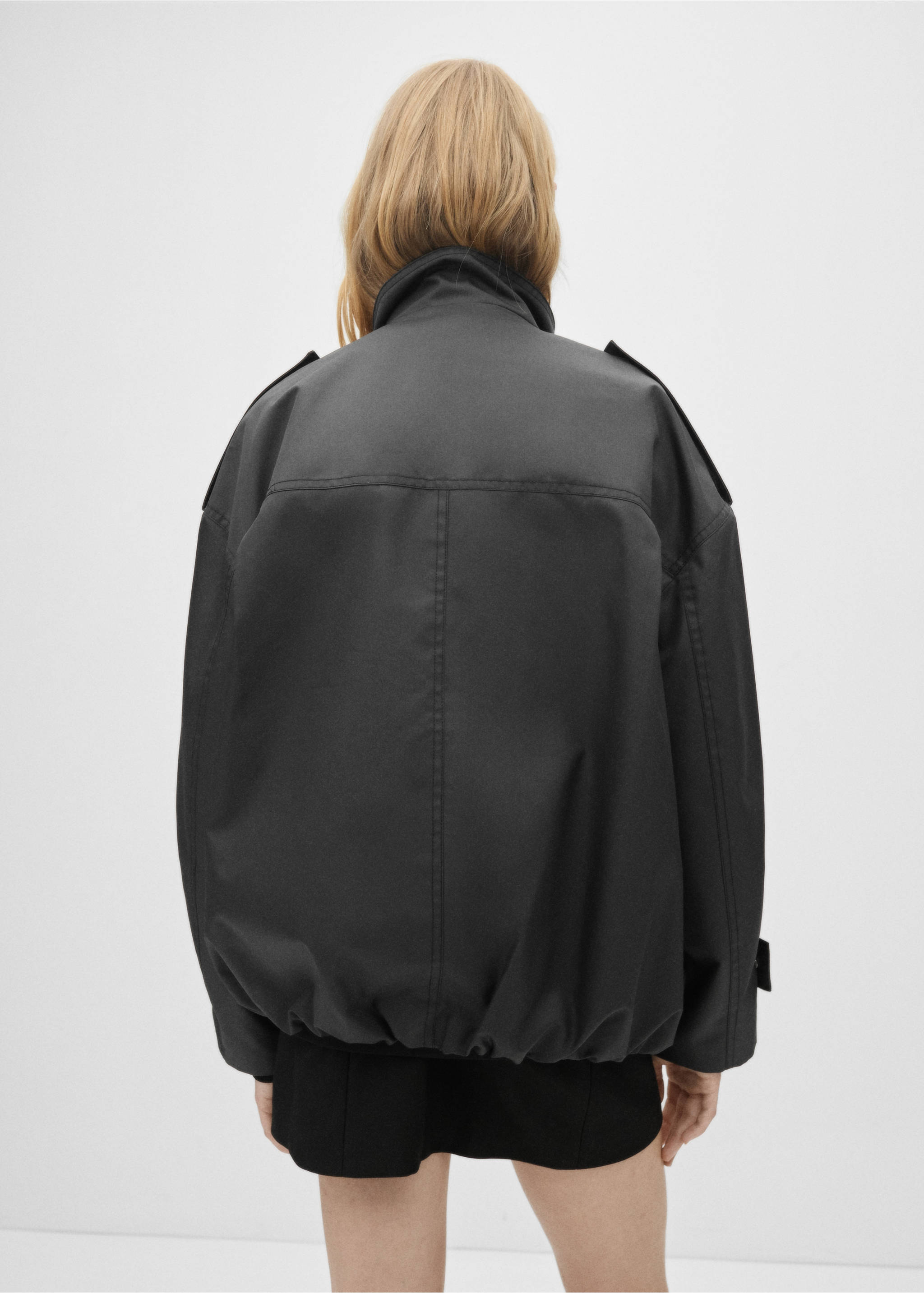 Oversized button-down parka - Reverse of the article, Black. Ref: 77026752-00.