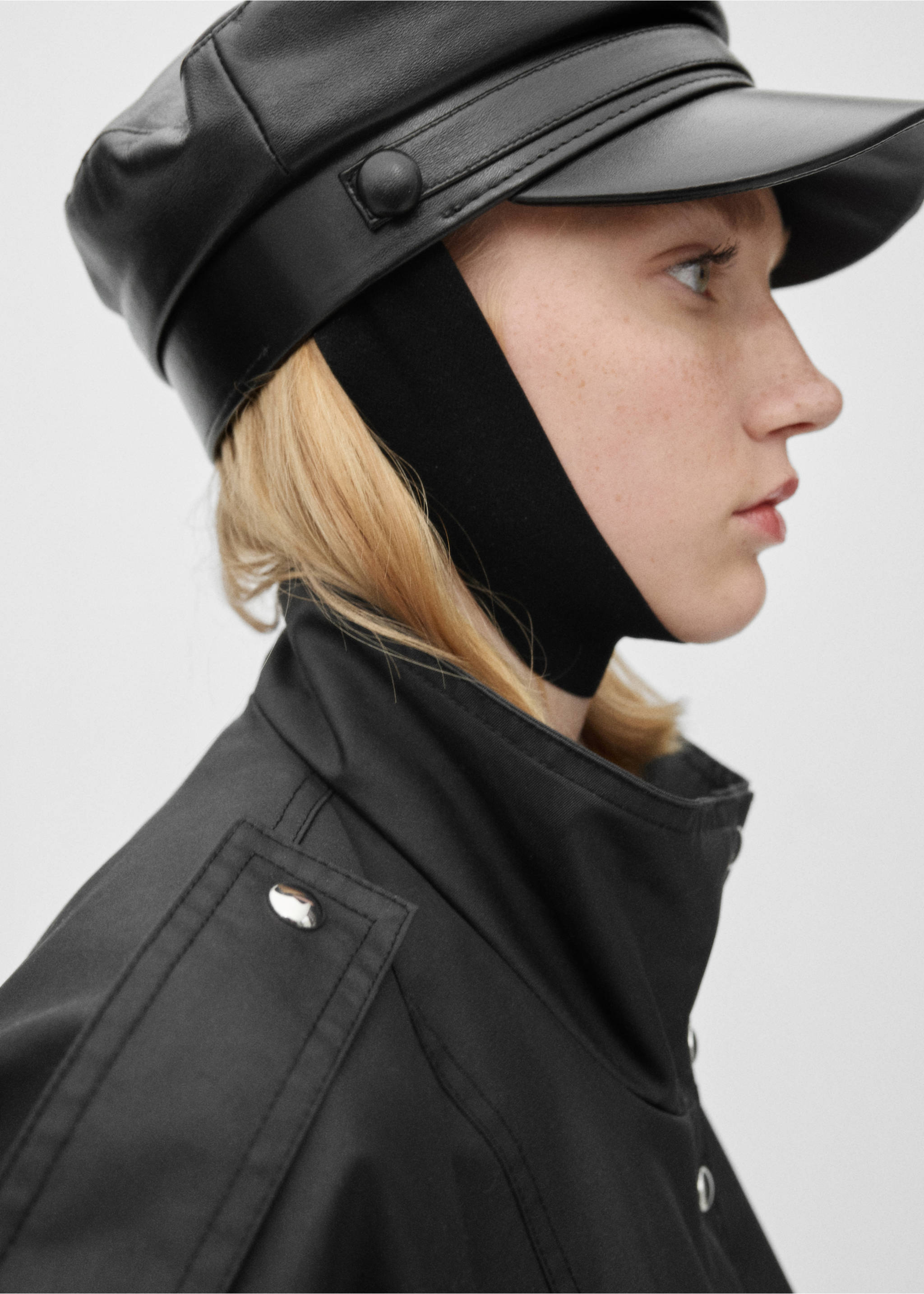 Oversized button-down parka - Details of the article 1, Black. Ref: 77026752-00.