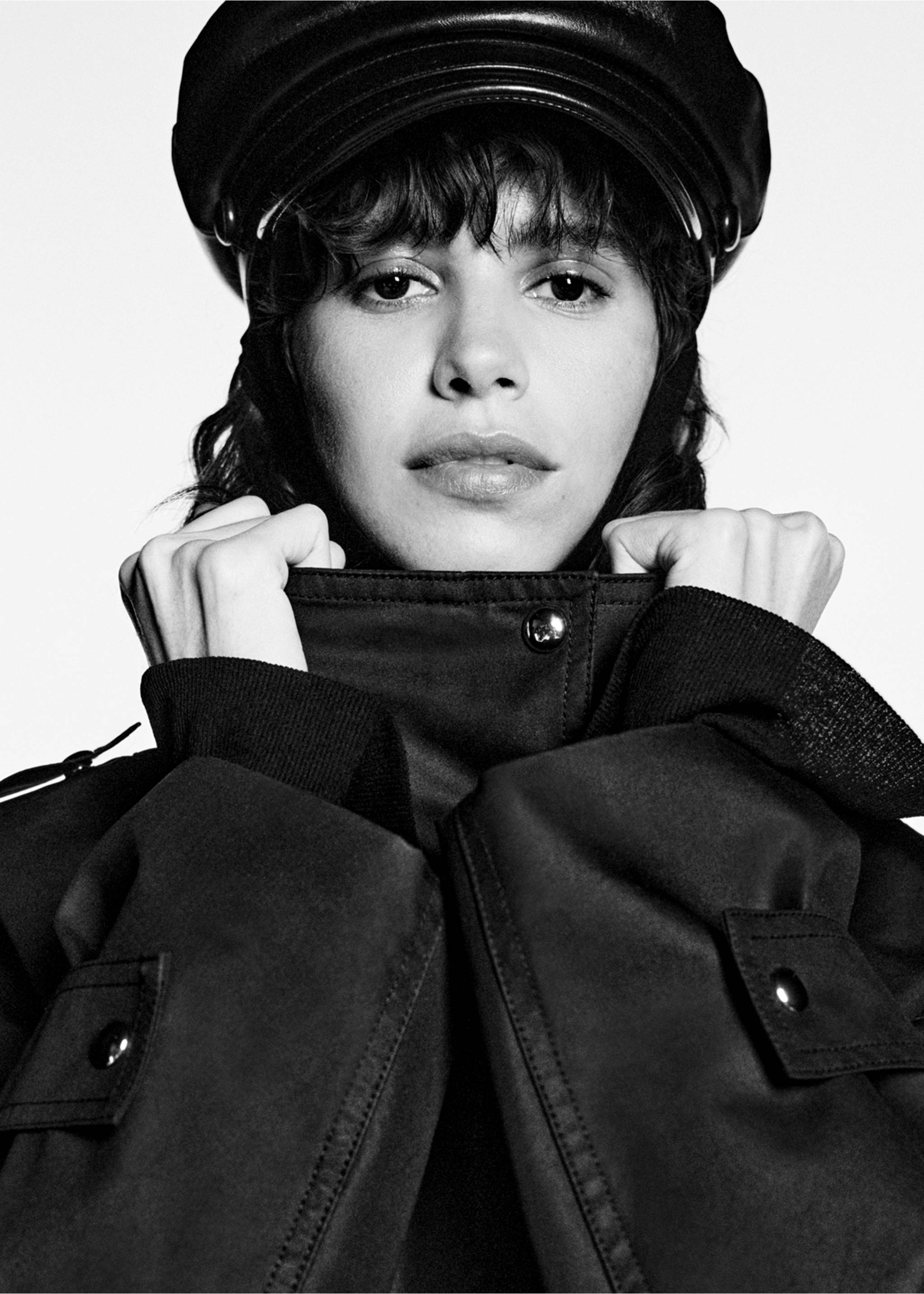 Oversized button-down parka - Details of the article 7, Black. Ref: 77026752-00.