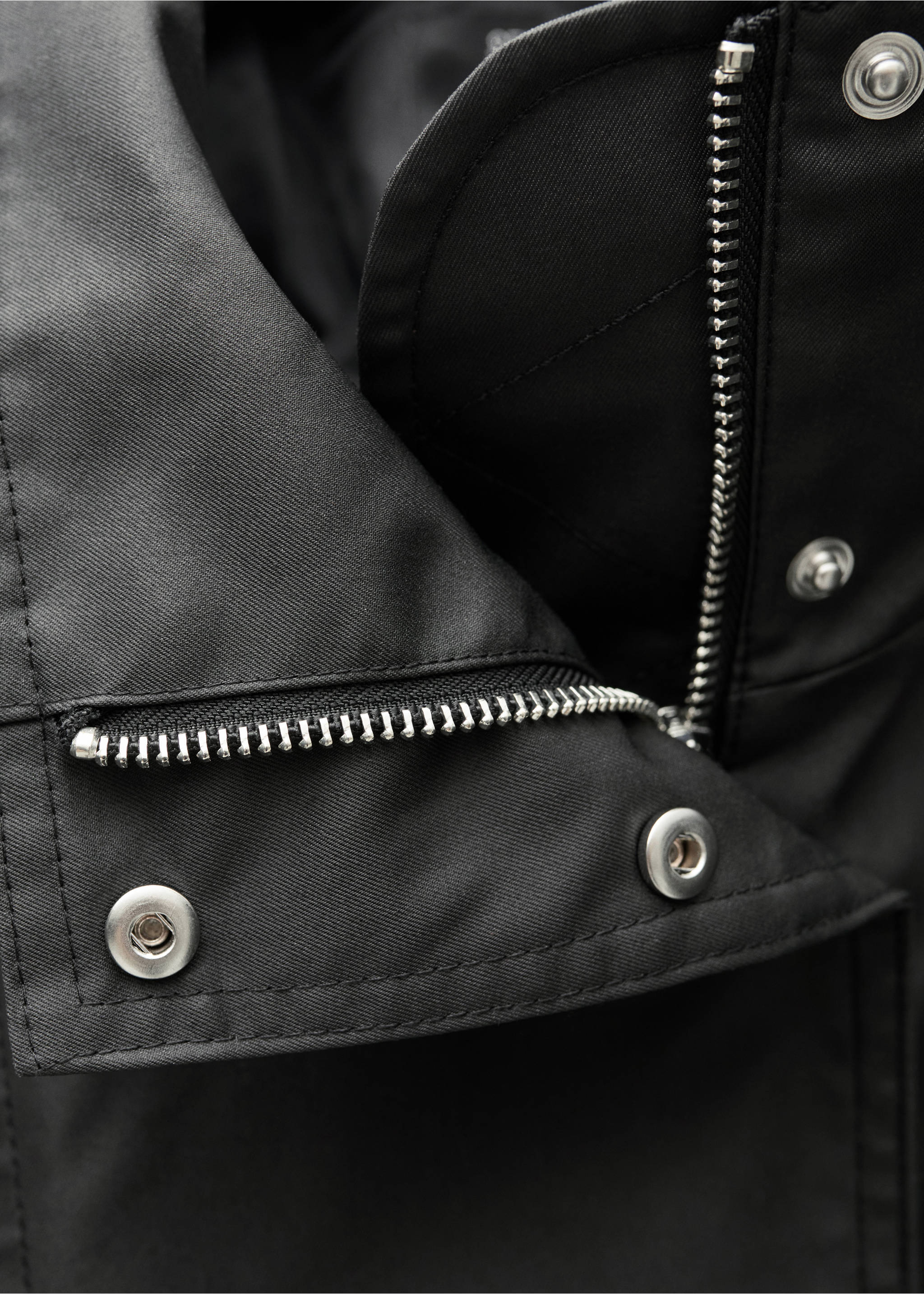 Oversized button-down parka - Details of the article 8, Black. Ref: 77026752-00.