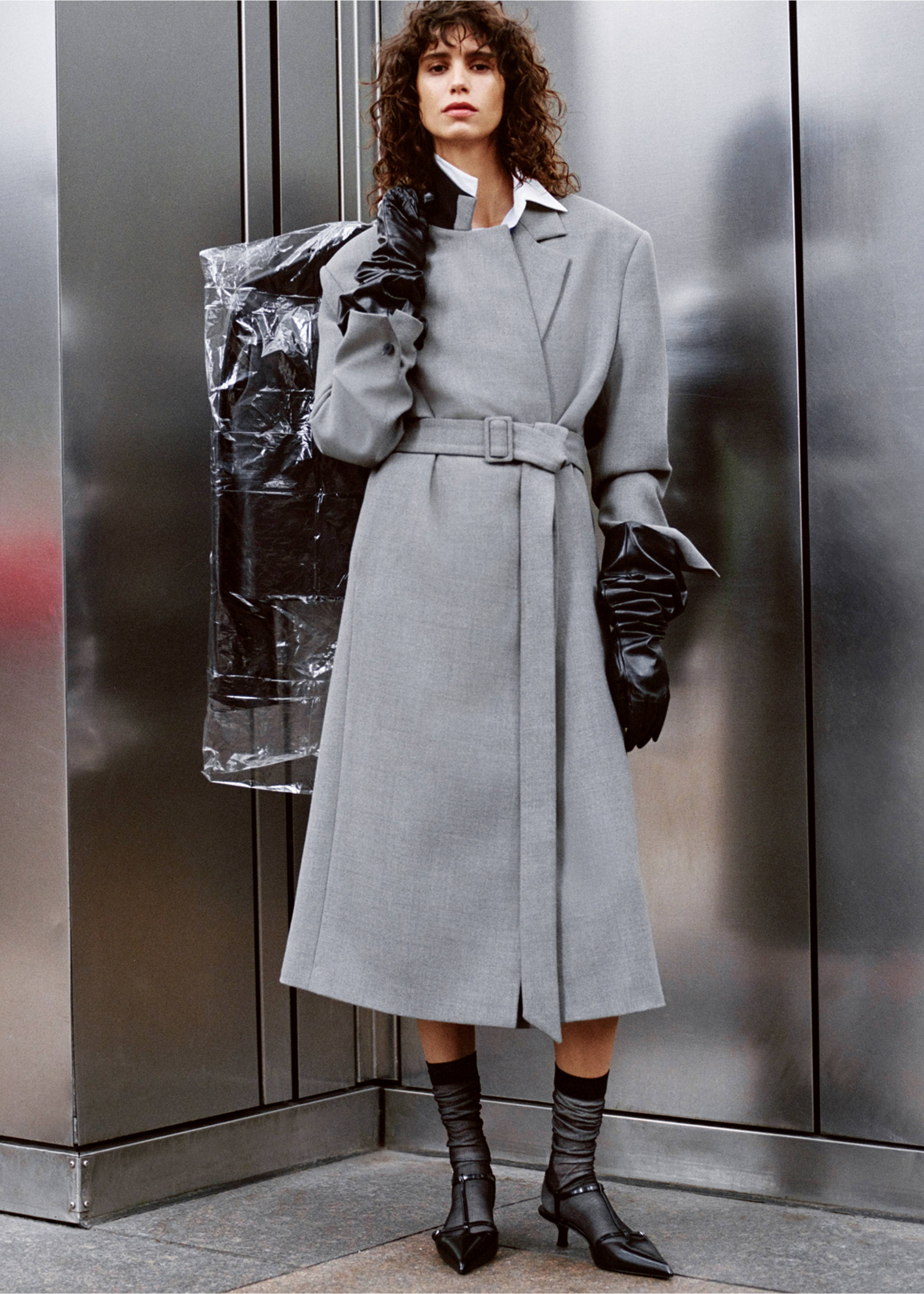 Płaszcz kopertowy z paskiem - Szczegóły artykułu 6, Szary. Ref: 77026765-00.