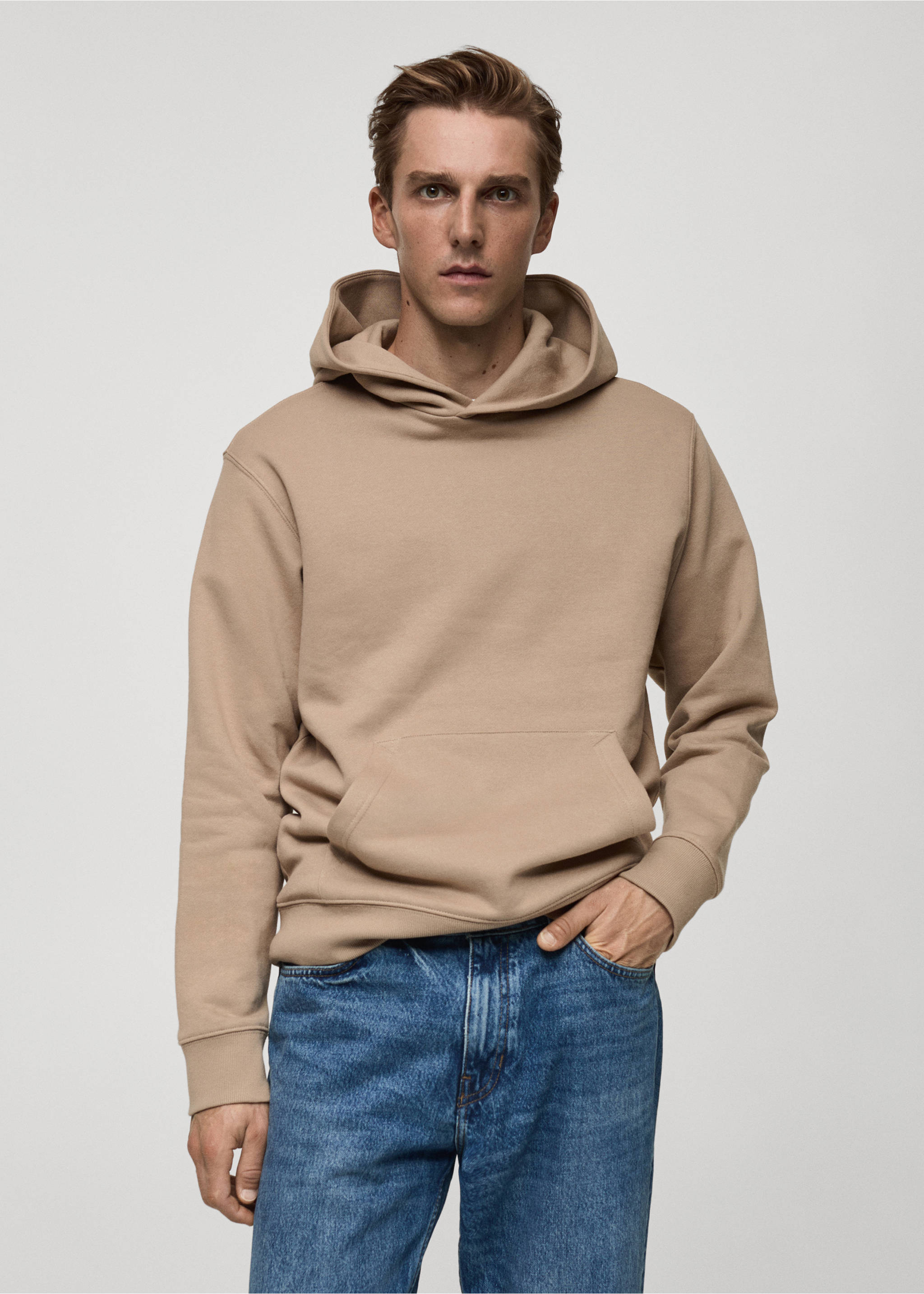 Baumwoll-Kapuzensweatshirt mit Känguru-Tasche - Mittlere Ansicht, Mittelbraun. Ref: 77027115-00.