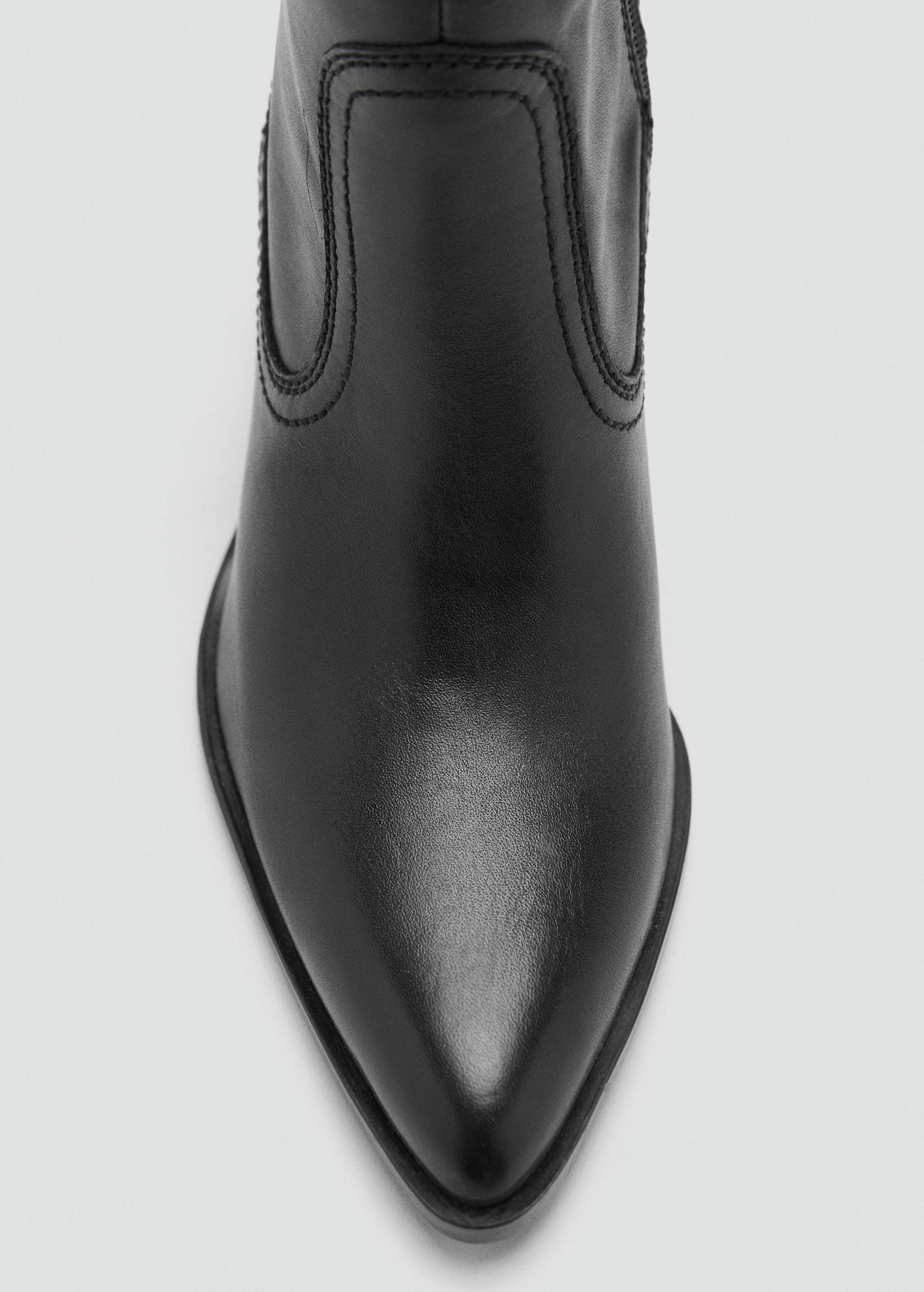 Leather pointed ankle boots - Details of the article 2