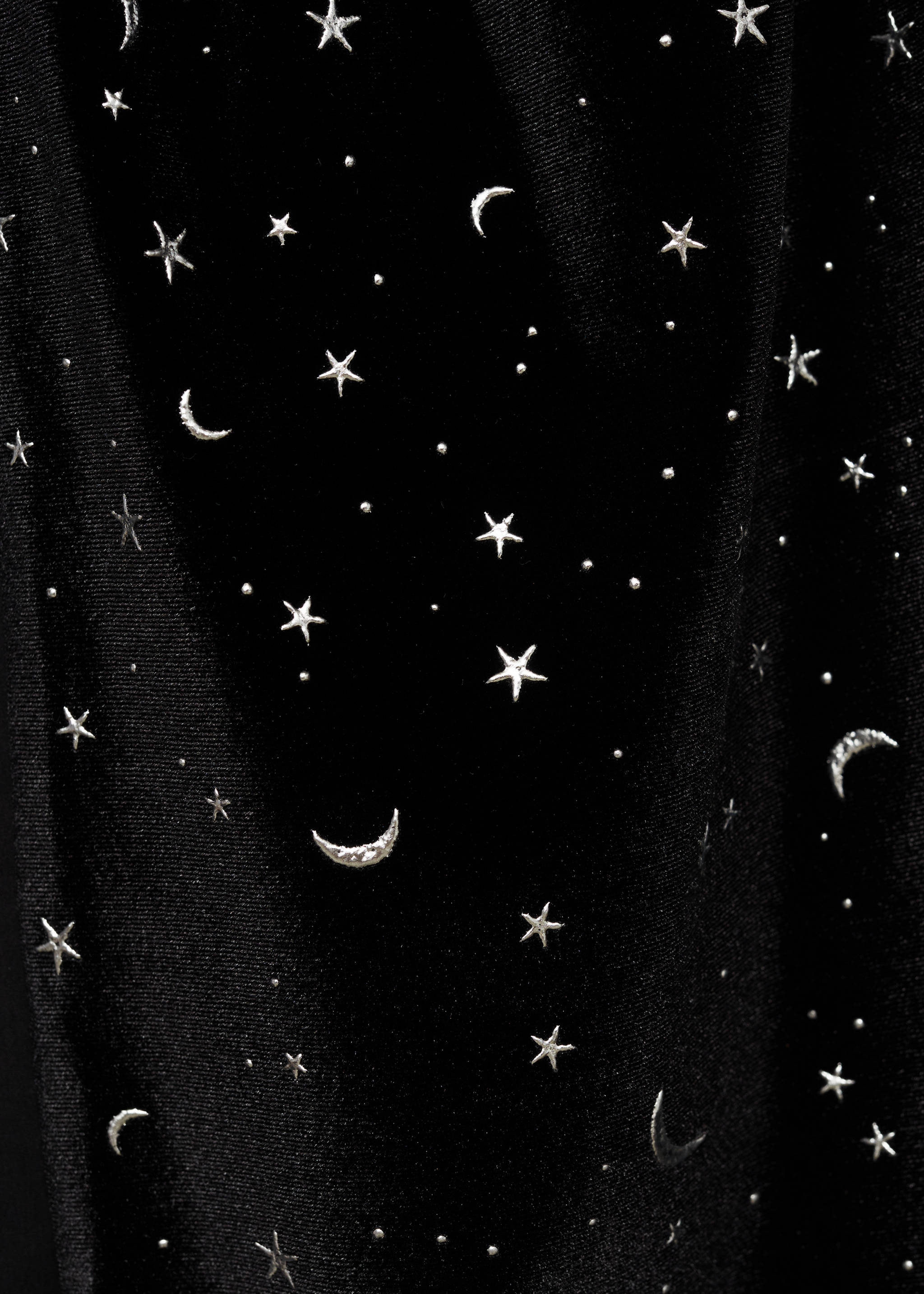 Capa de disfarce com estrelas - Pormenor do artigo 2