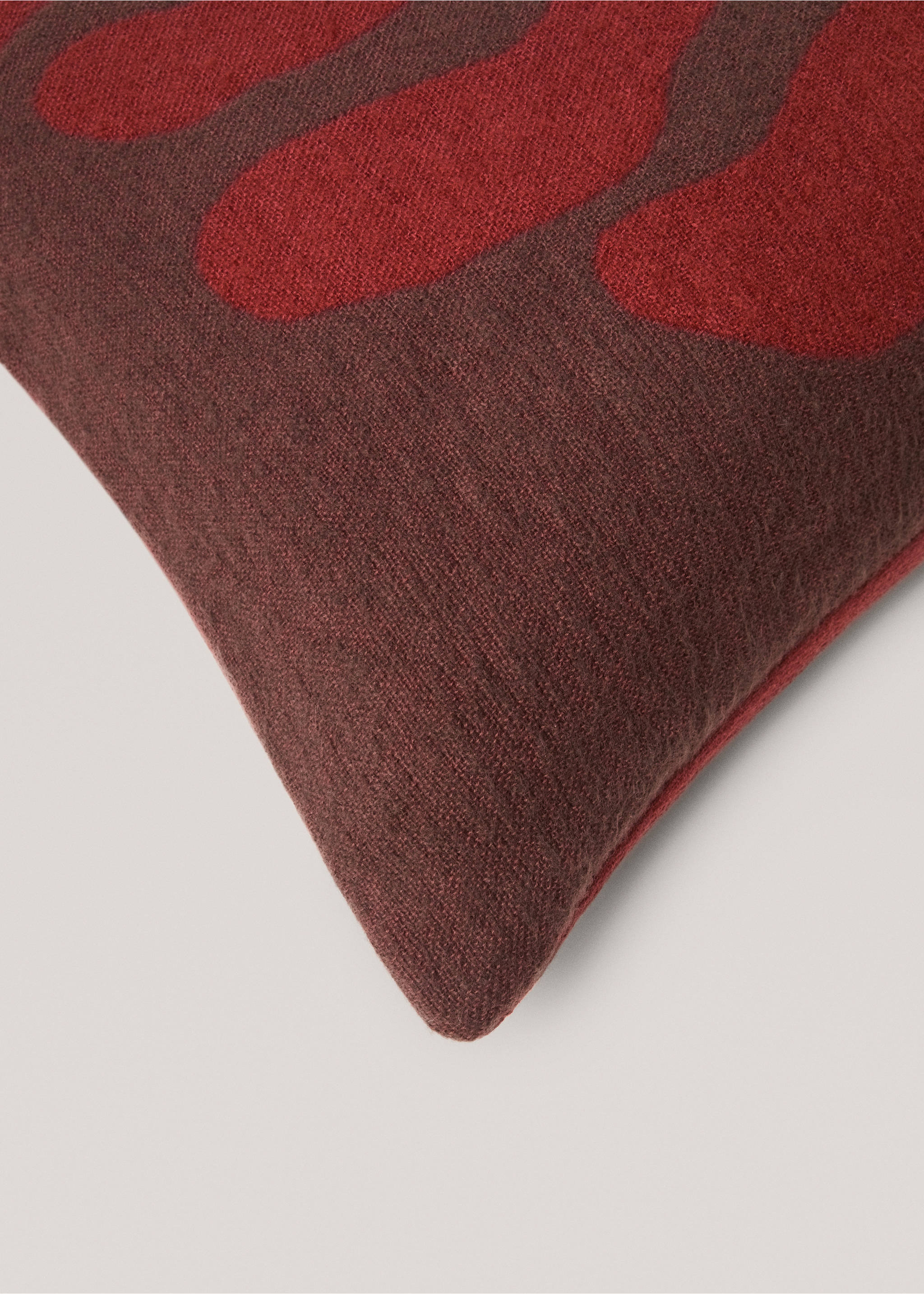 Cotton cushion cover with leaf design - Details of the article 4, Brown. Ref: 77027646-00.