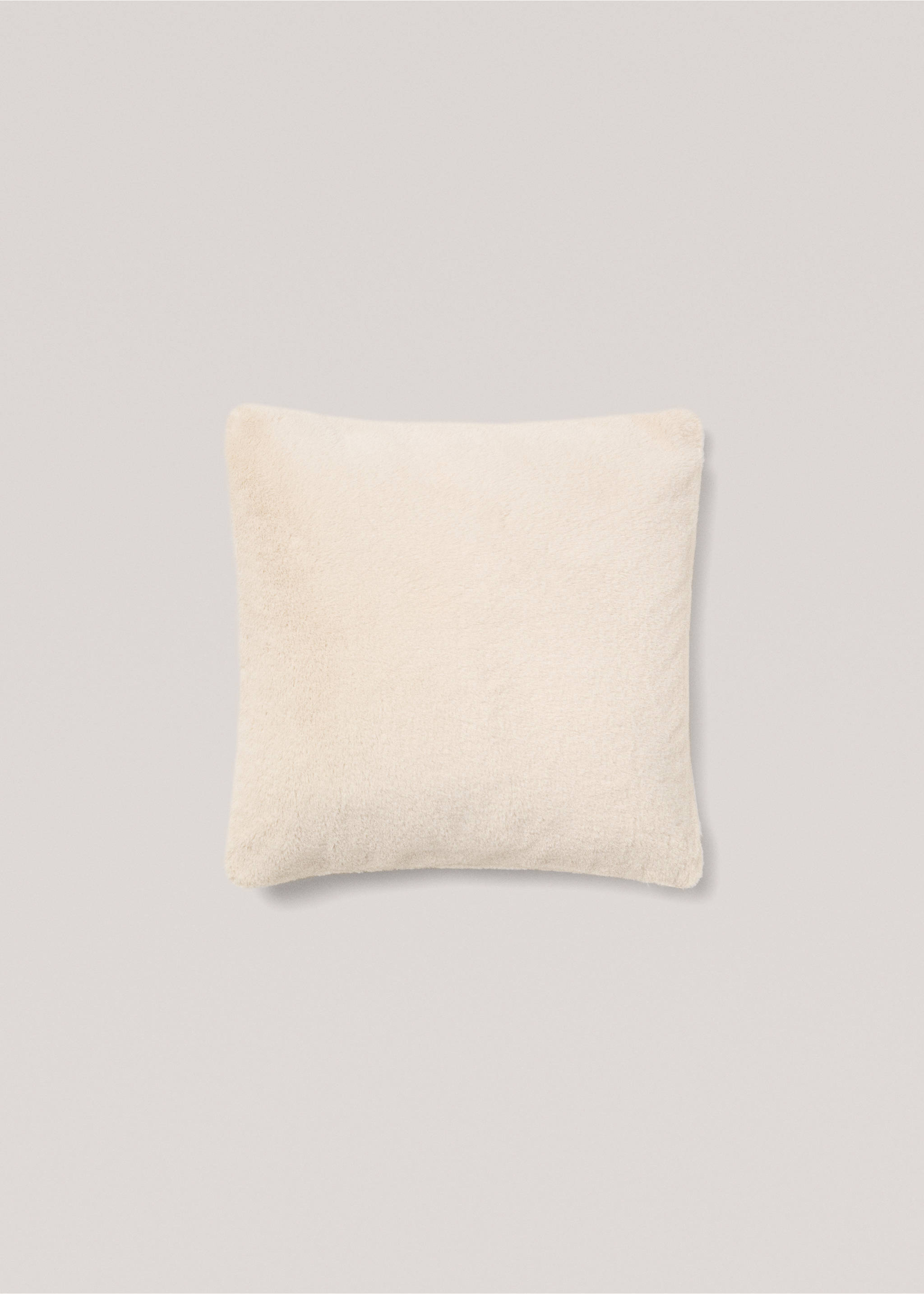 Housse coussin imitation fourrure 45x45 cm - Article sans modèle, Sable. Ref: 77027647-00.